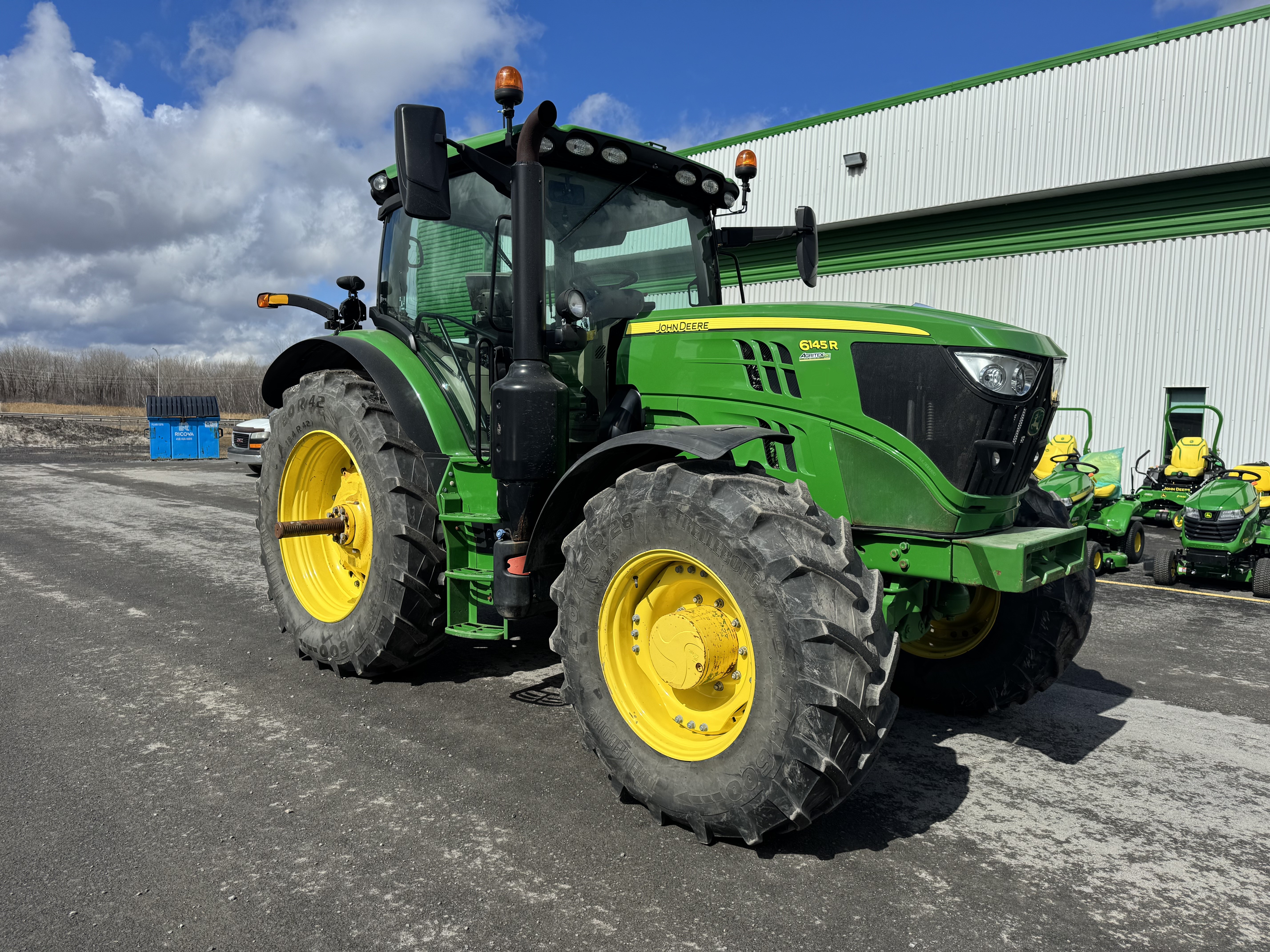 John Deere 6145R 