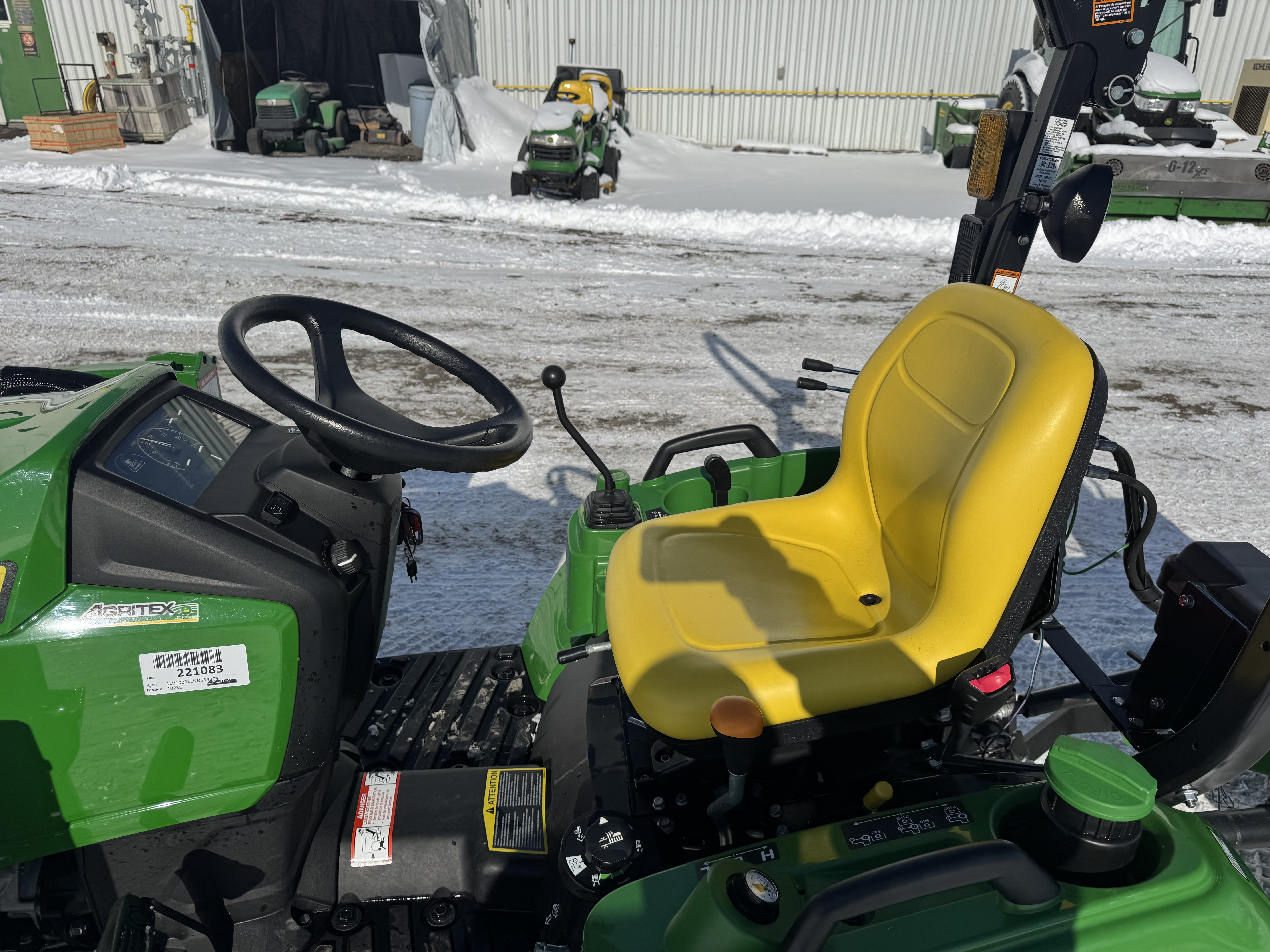 John Deere 1023E