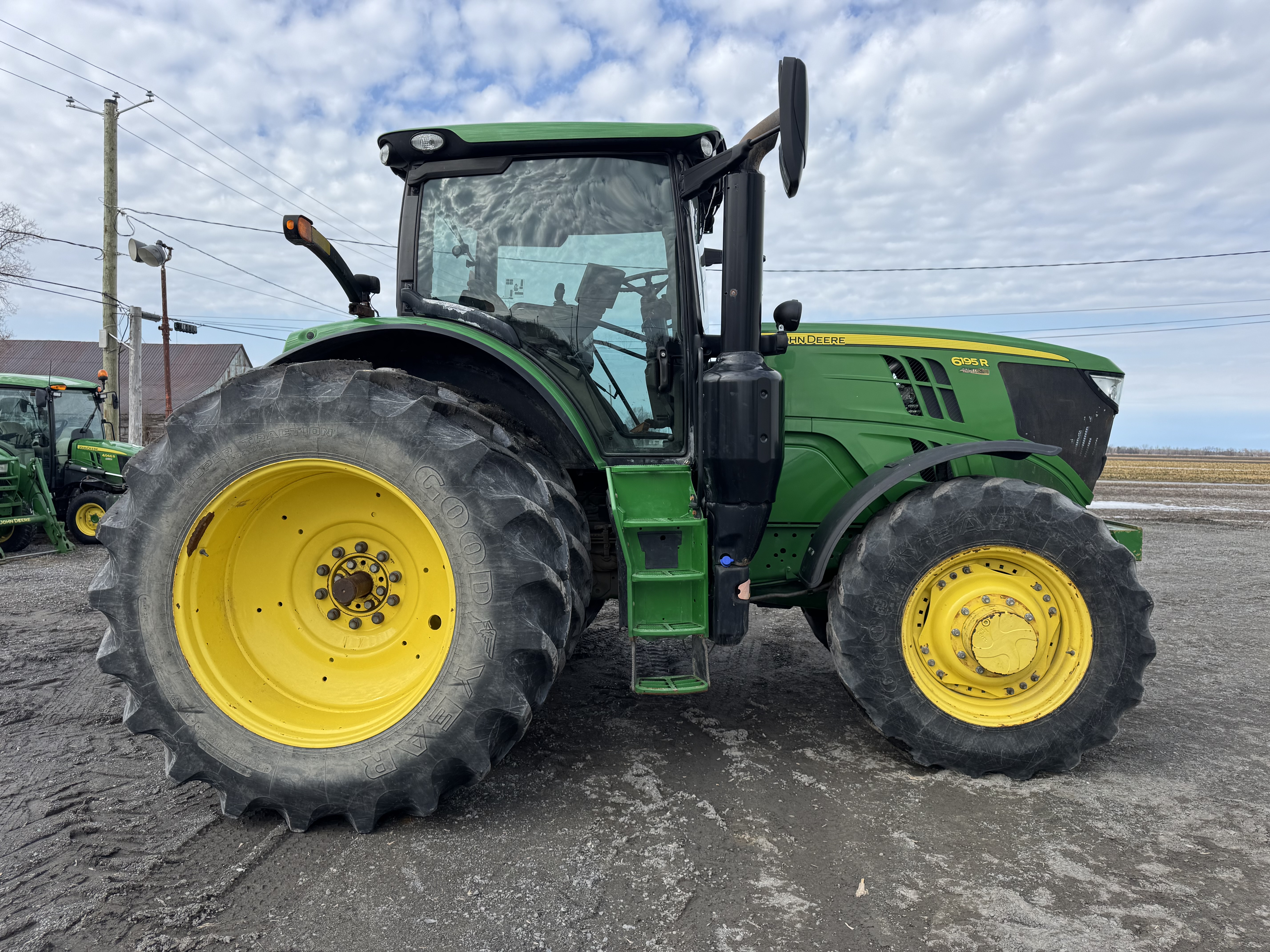 John Deere 6195R 