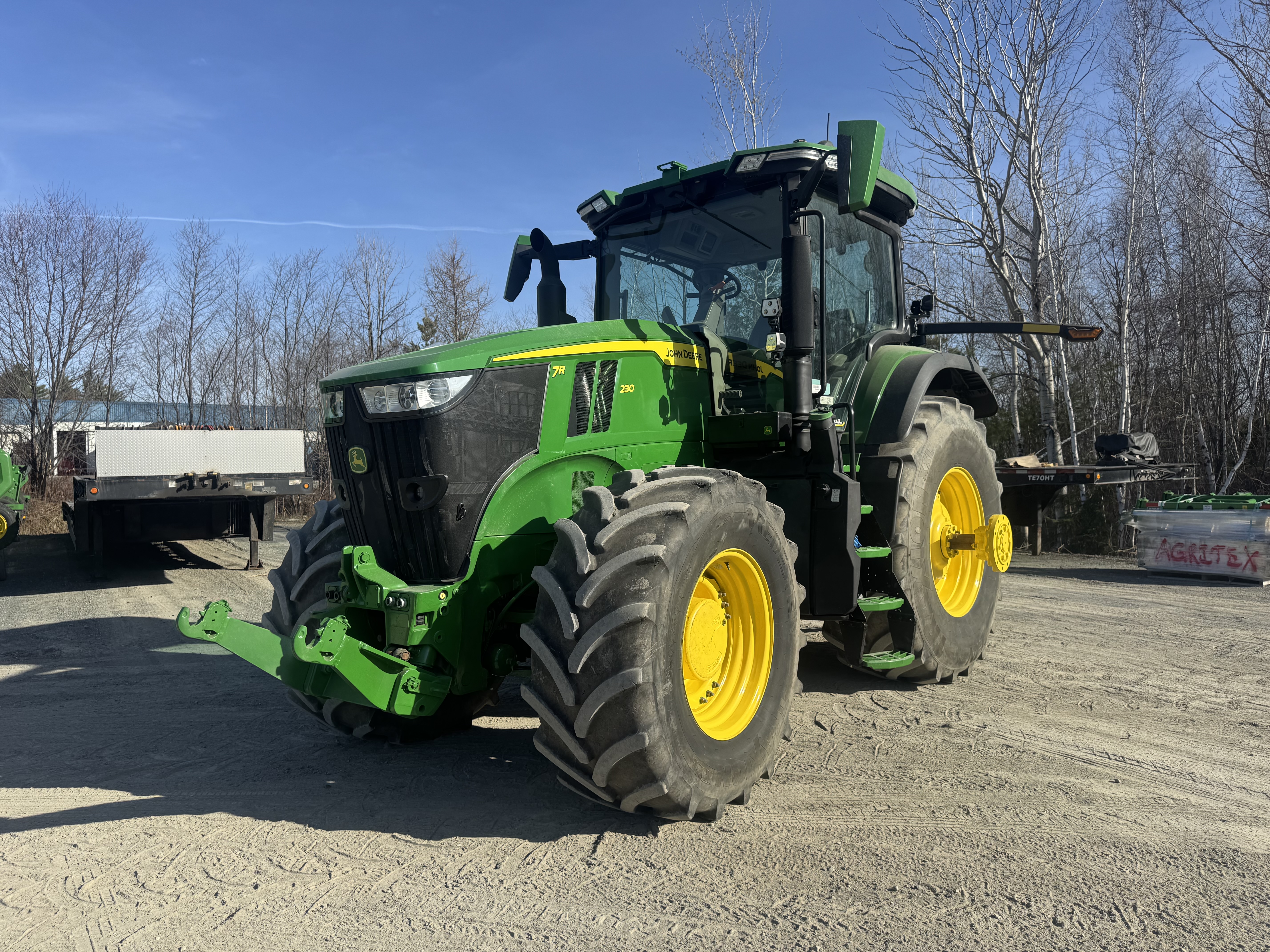 John Deere 7R 230 FRT HTCH PTO