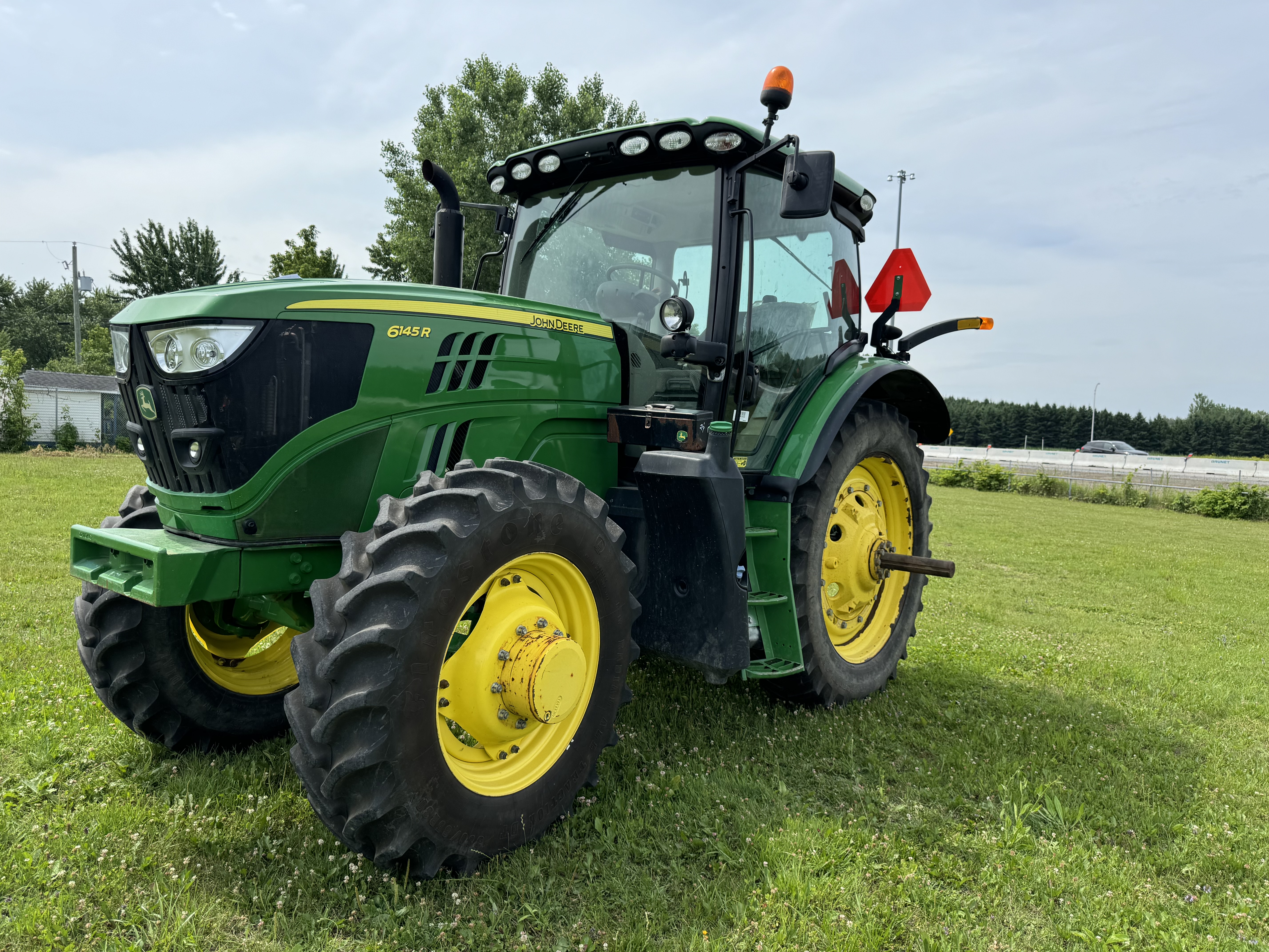 John Deere 6145R 