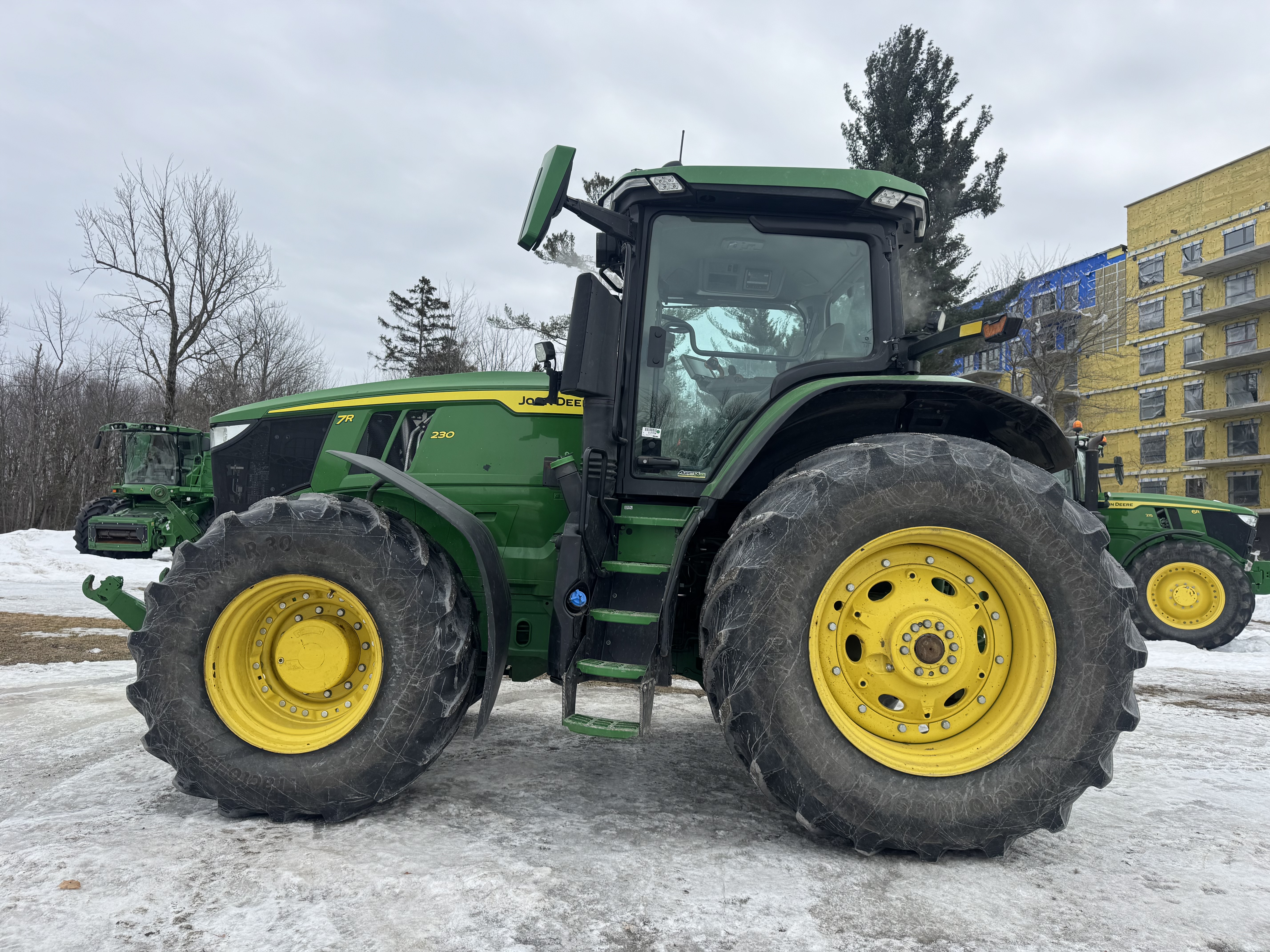 John Deere 7R 230 FRT HTCH PTO