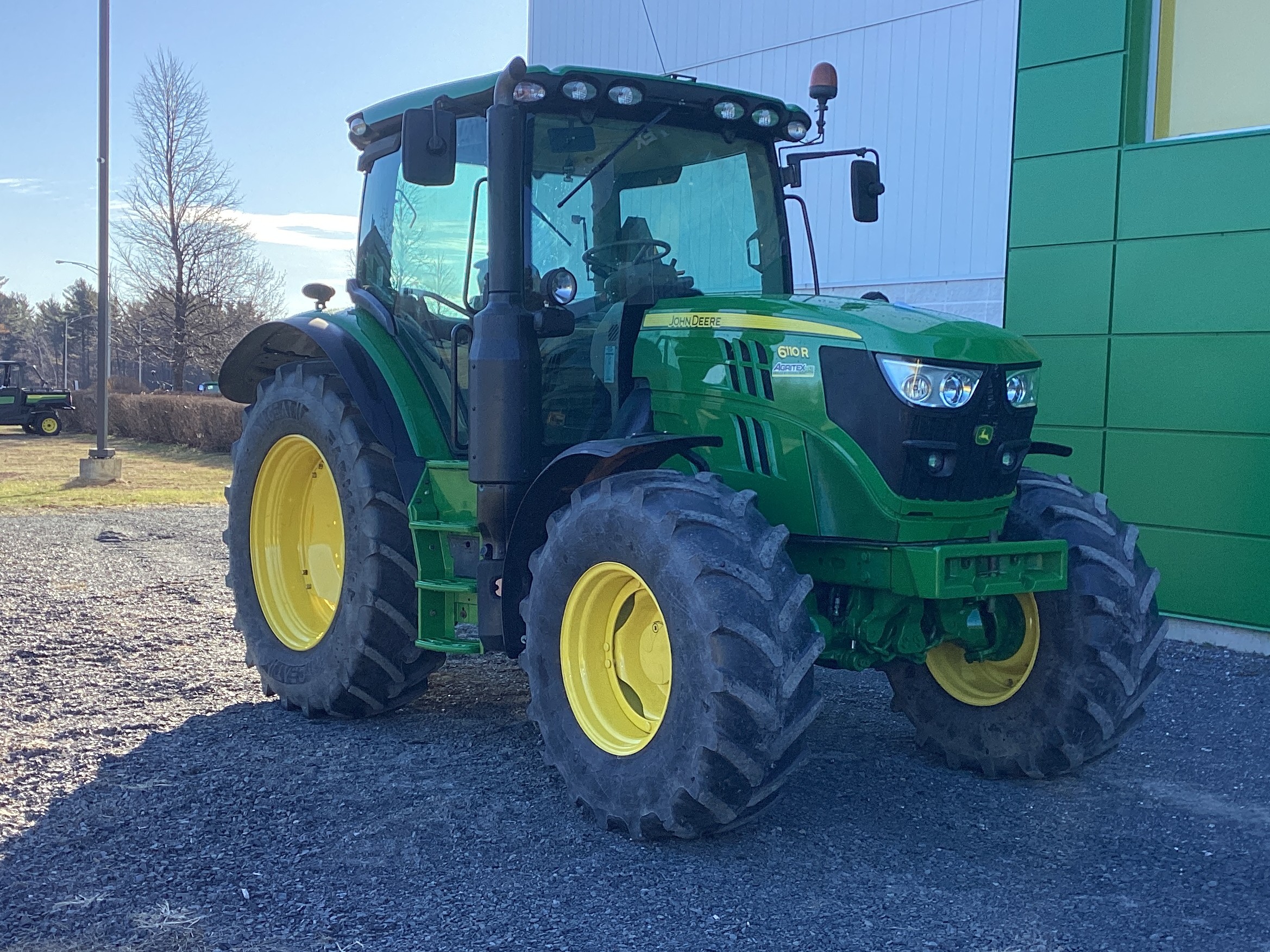 John Deere 6110R 