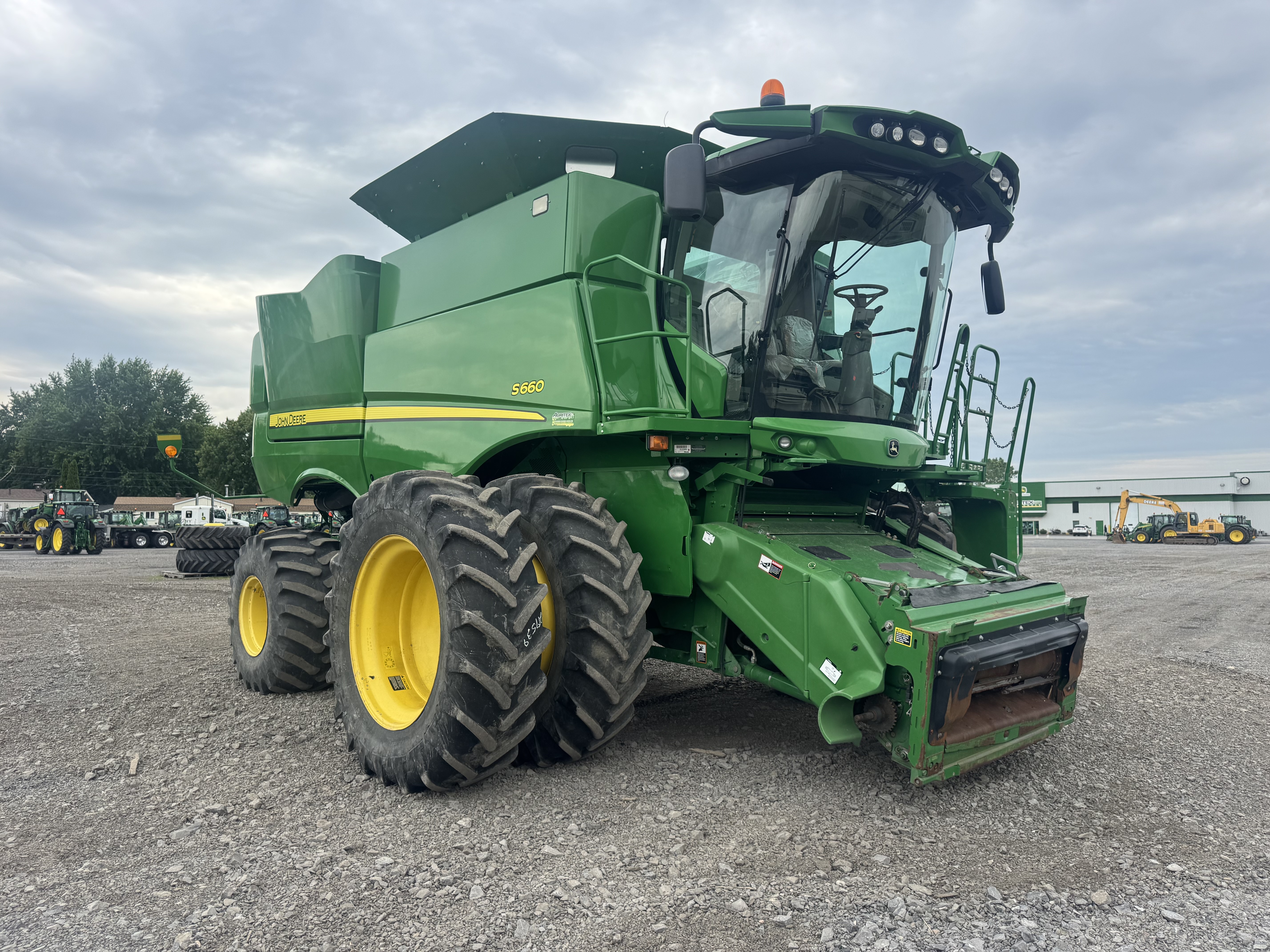 John Deere S660