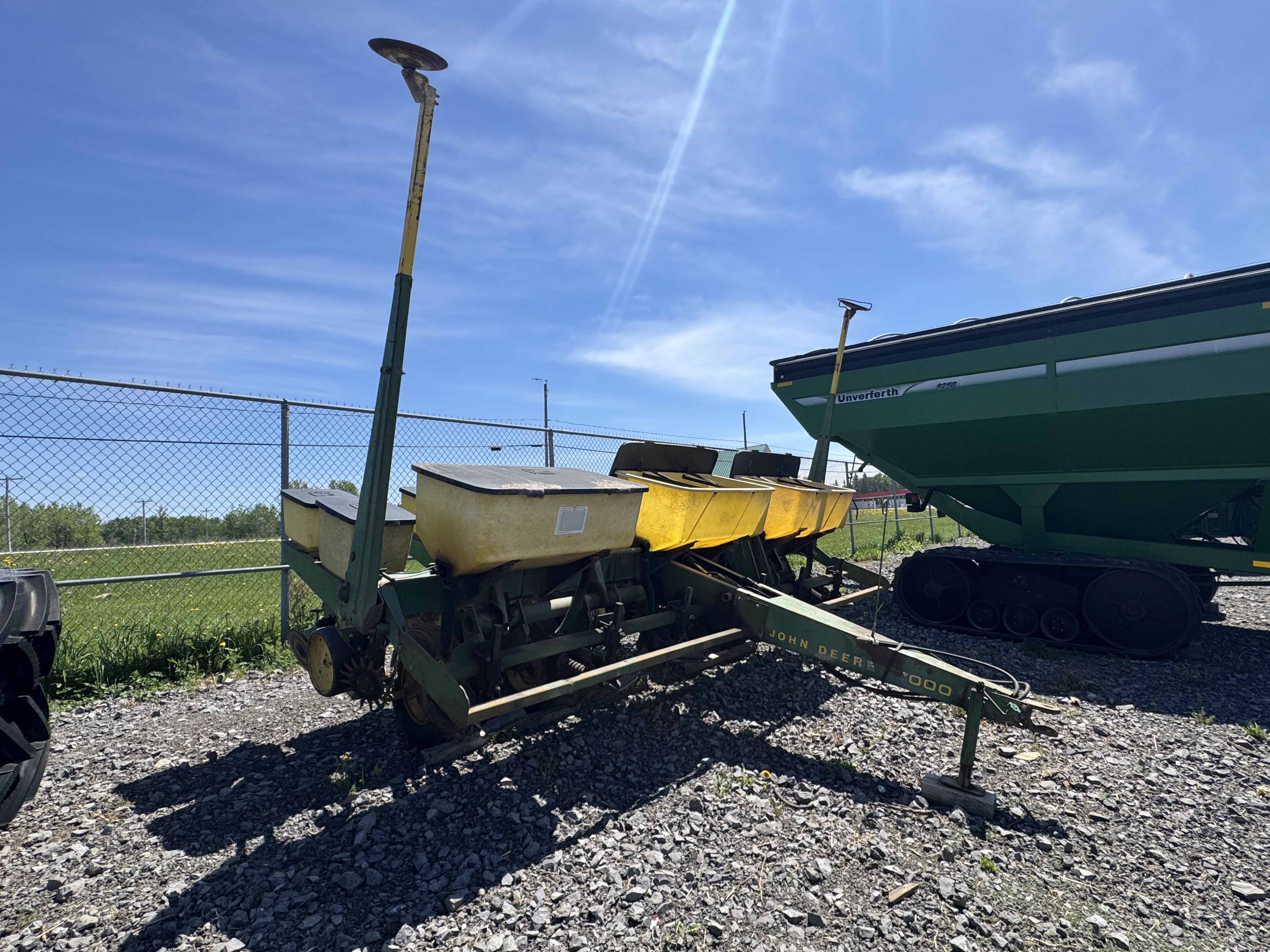 John Deere 7000