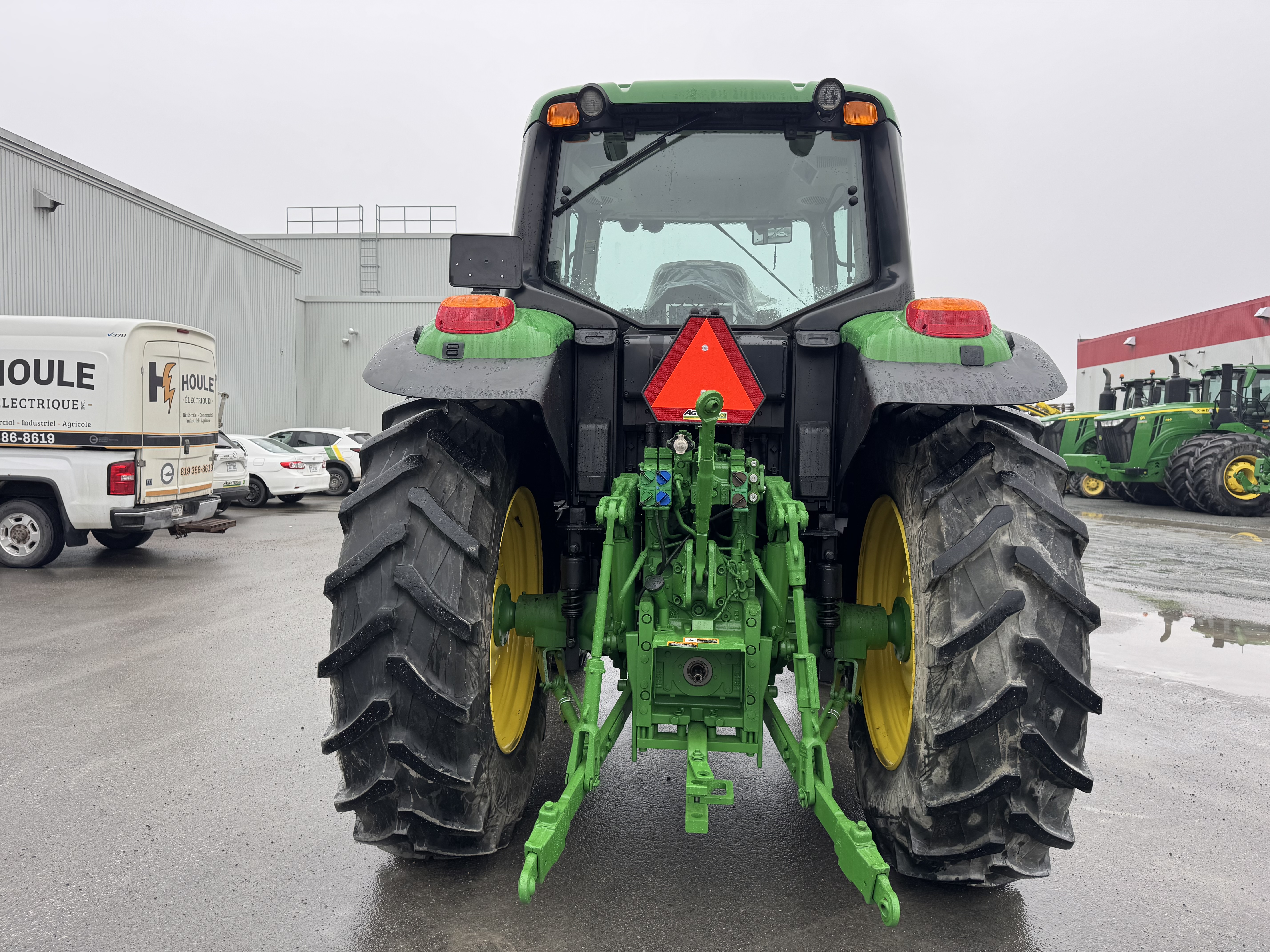 John Deere 6110M