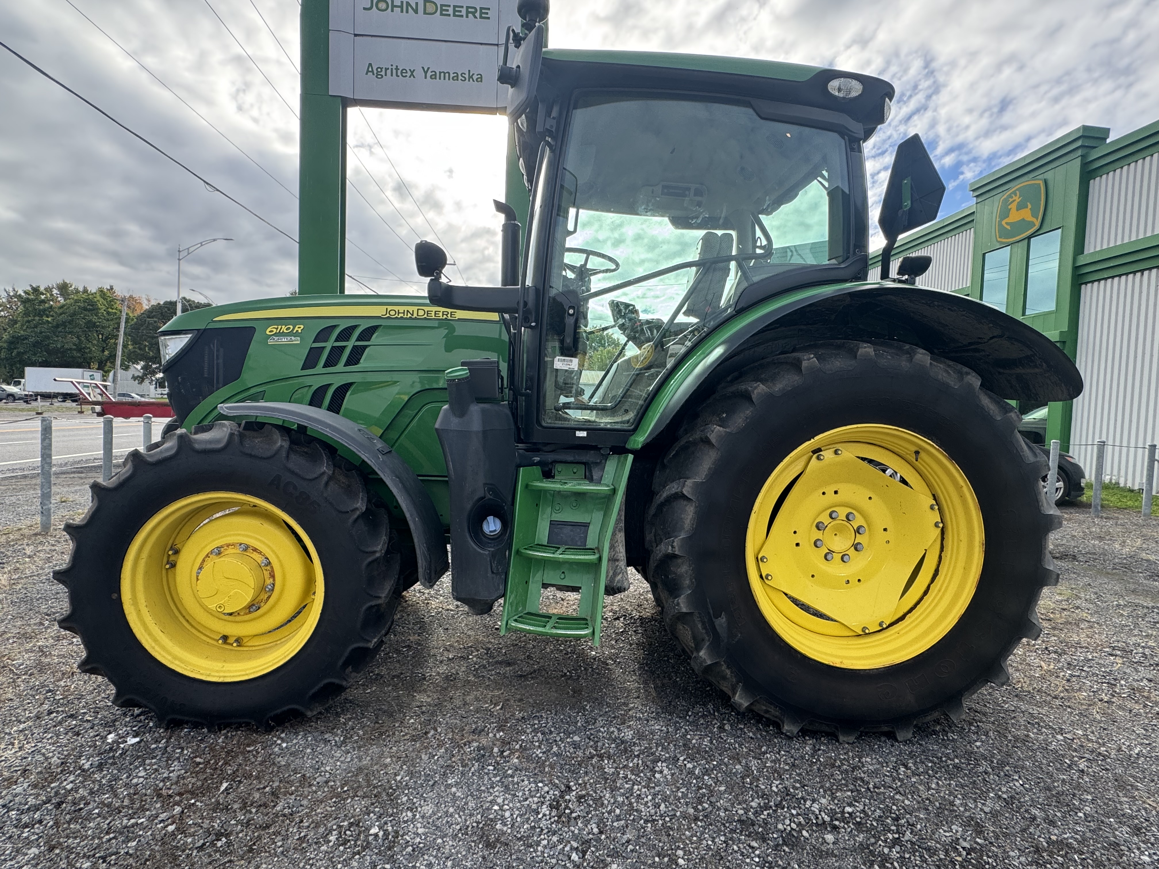 John Deere 6110R