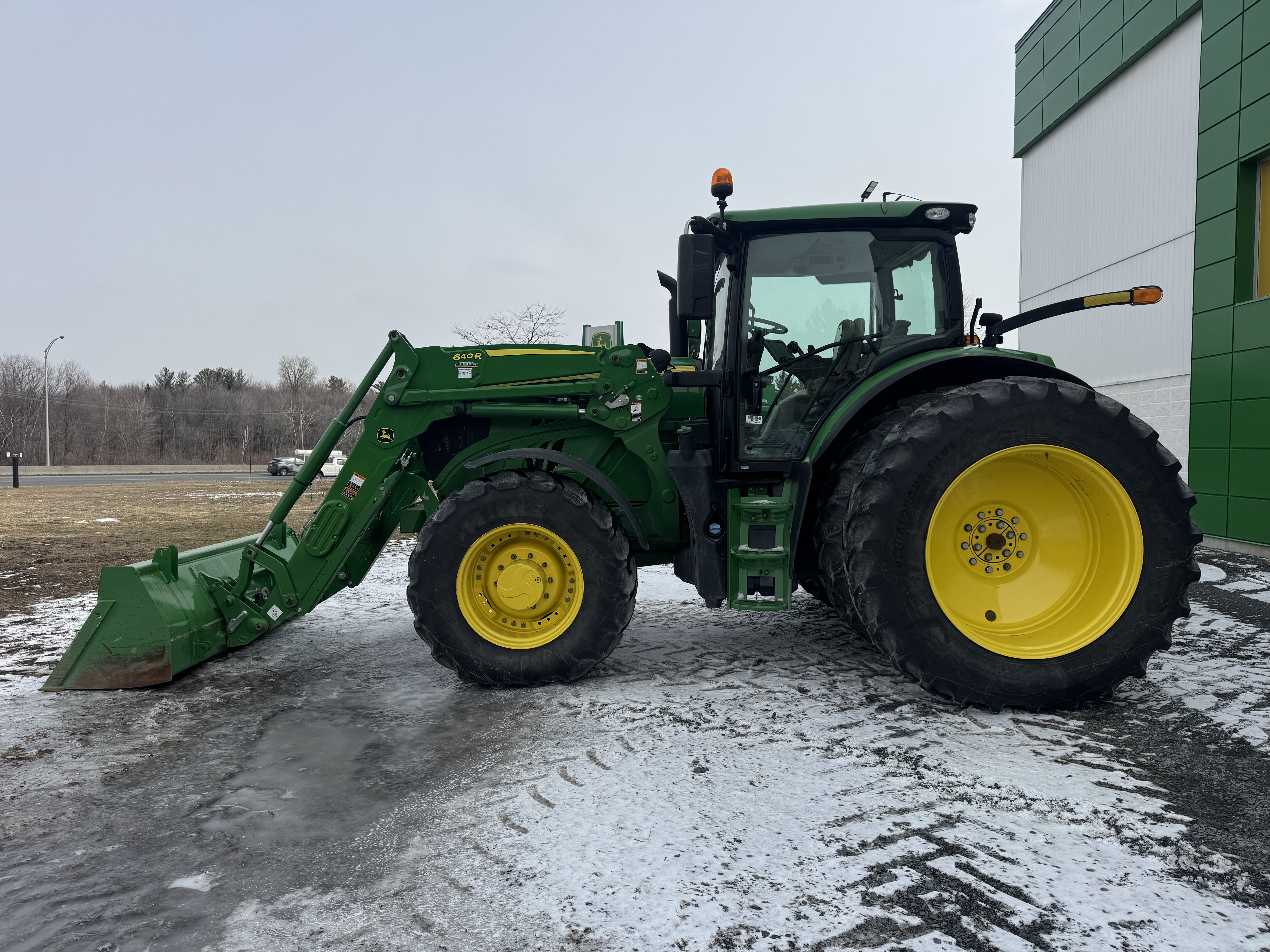 John Deere 6145R