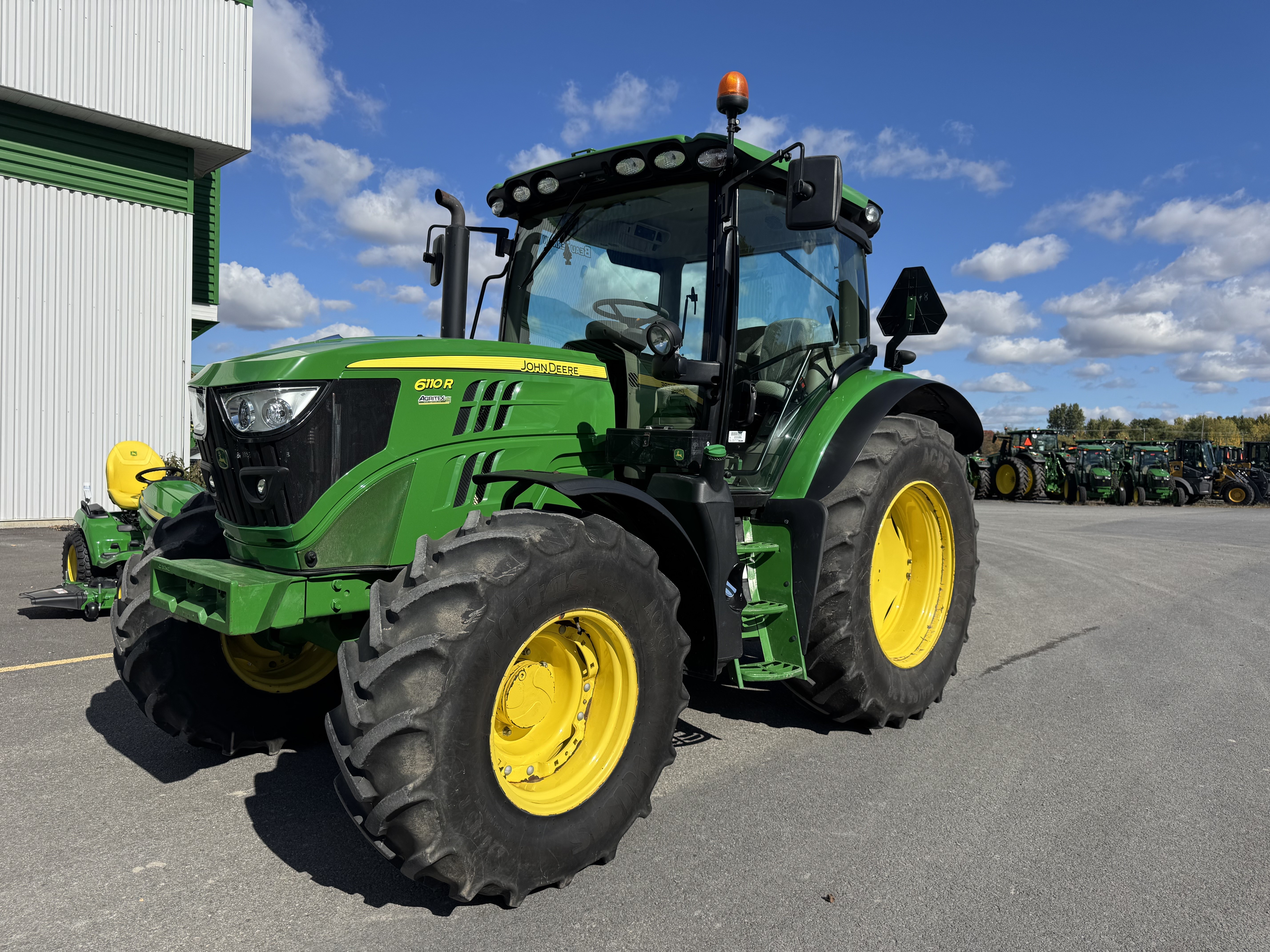 John Deere 6110R