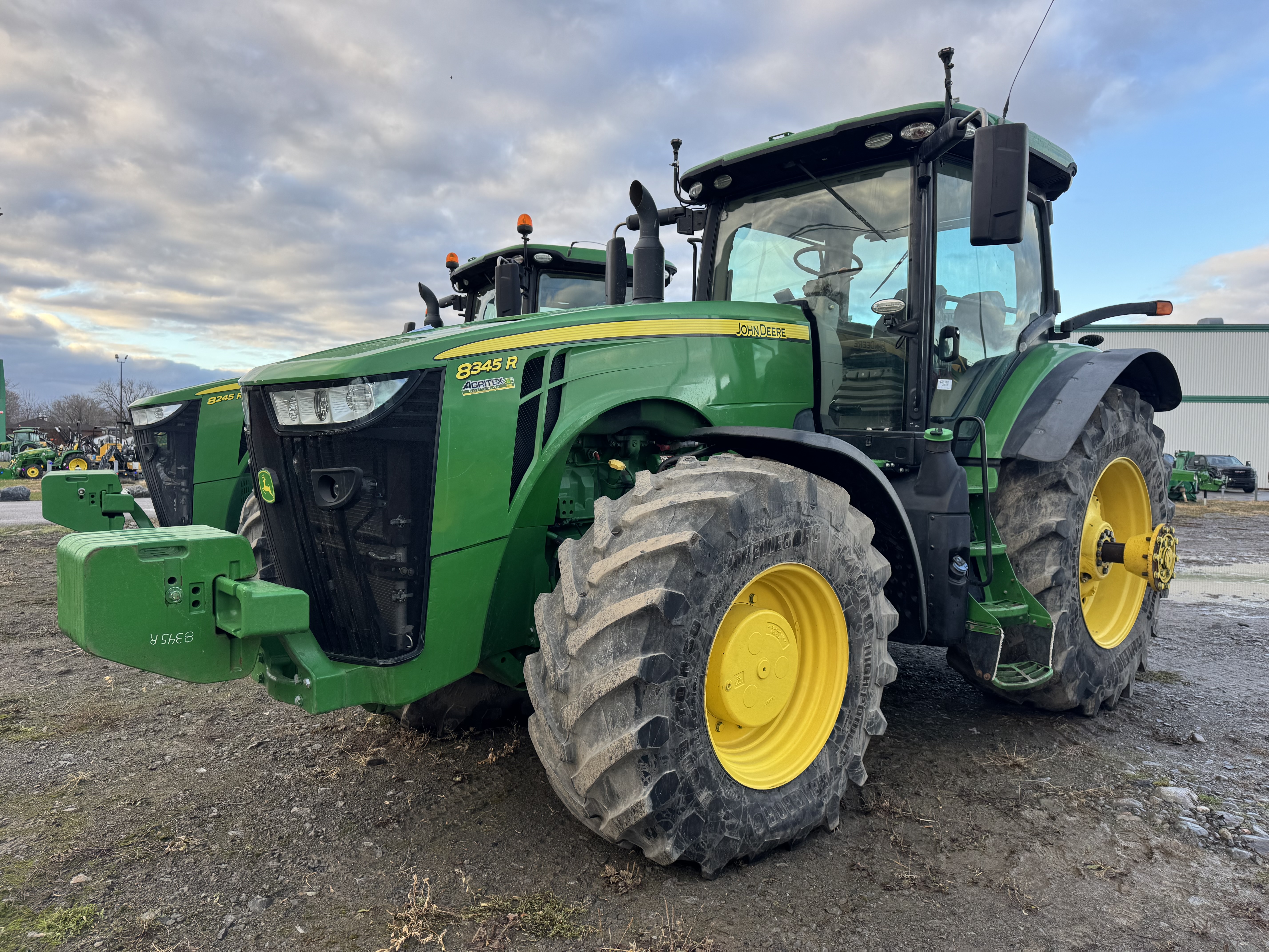 John Deere 8345R  