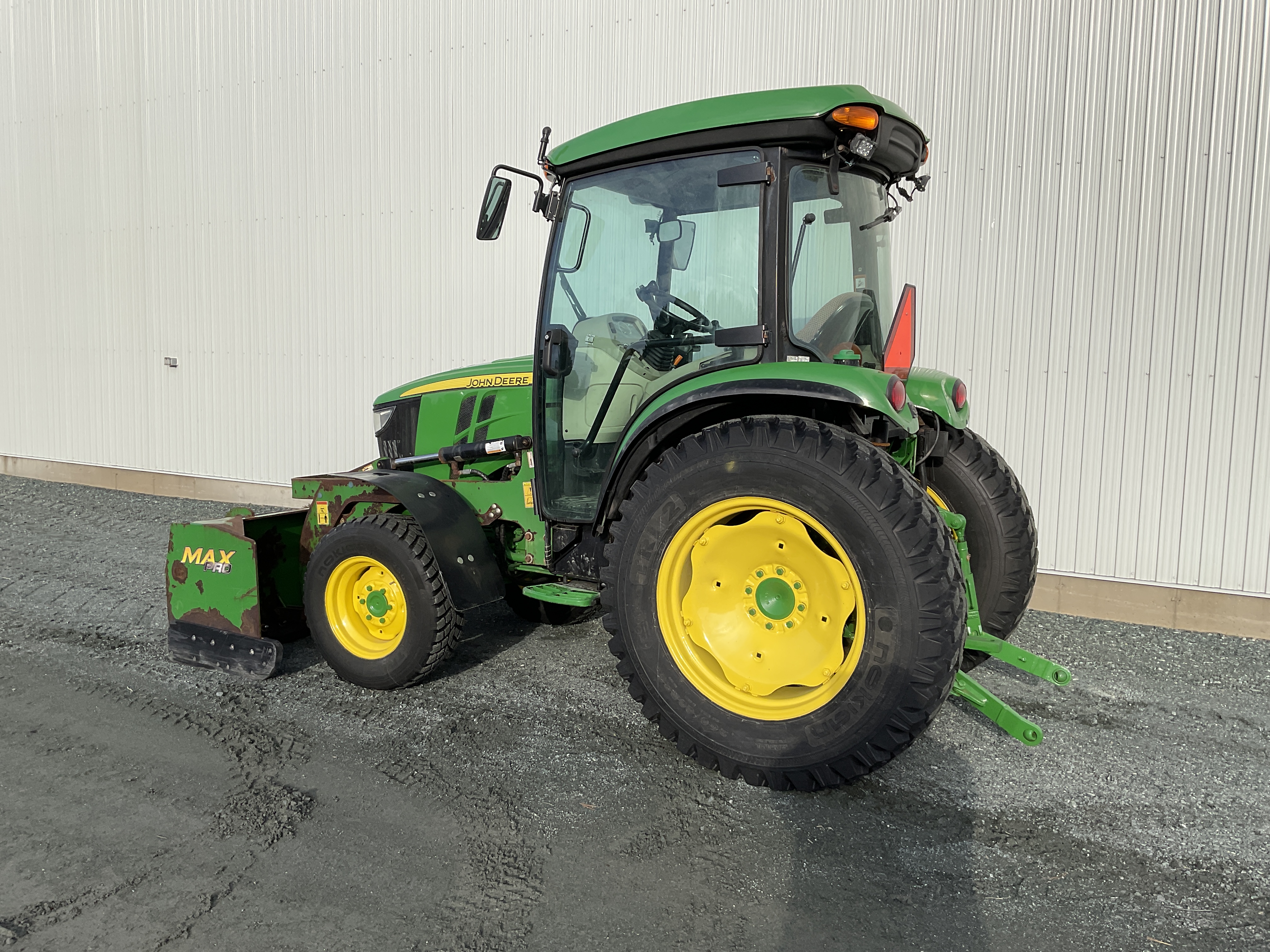 John Deere 4066R GRATTE NOKIAN 