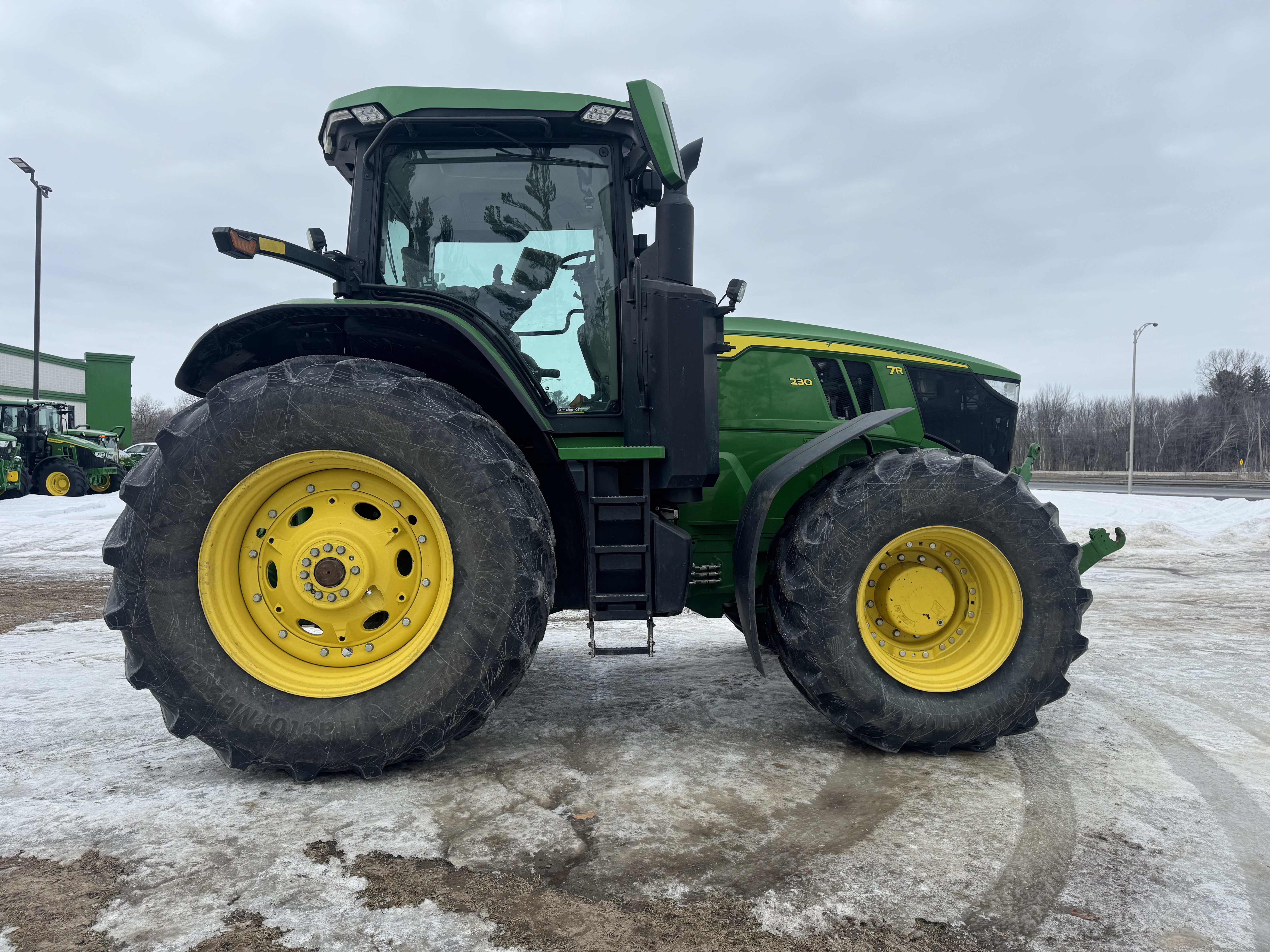 John Deere 7R 230 FRT HTCH PTO