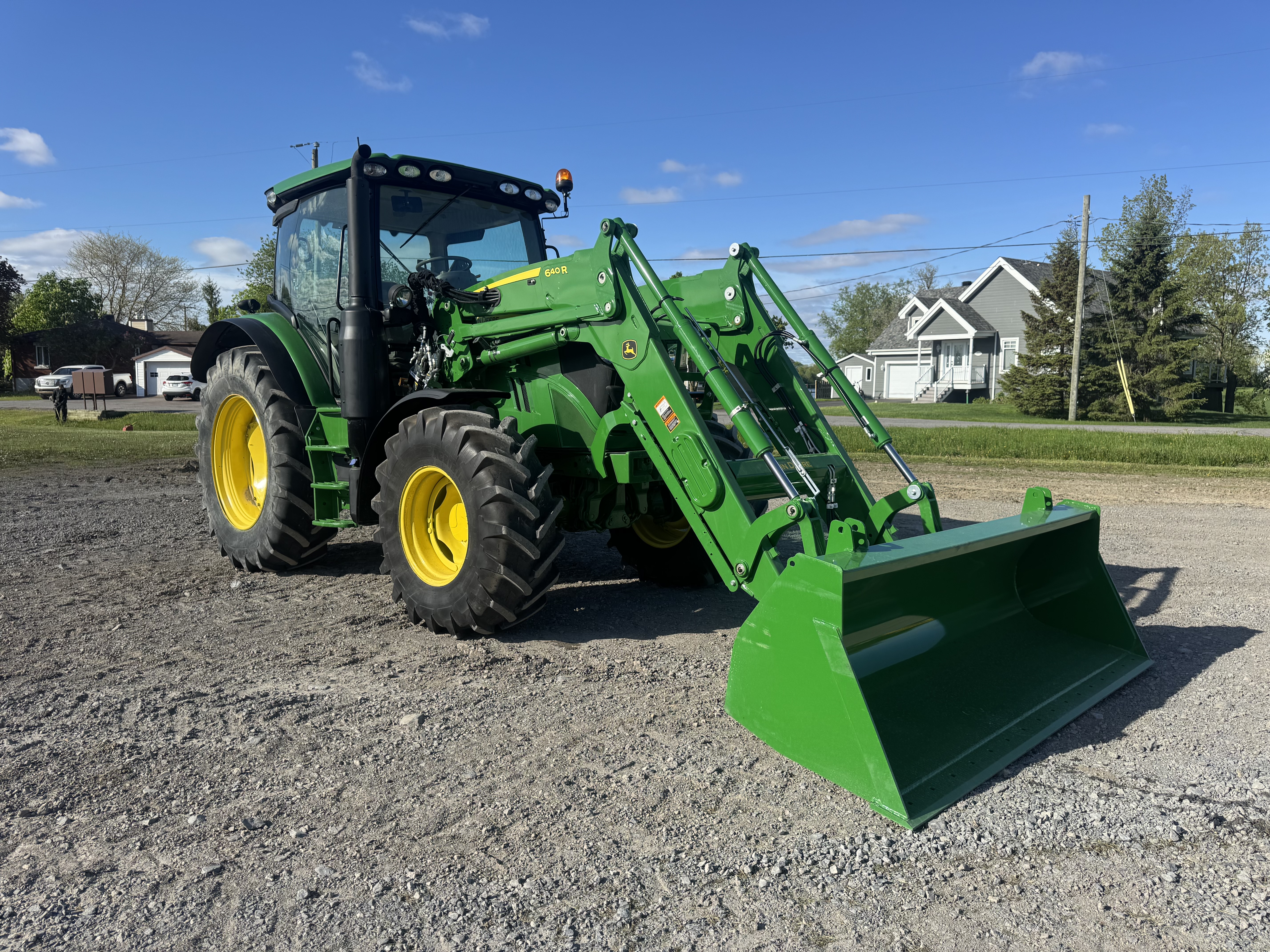 John Deere 6120R 