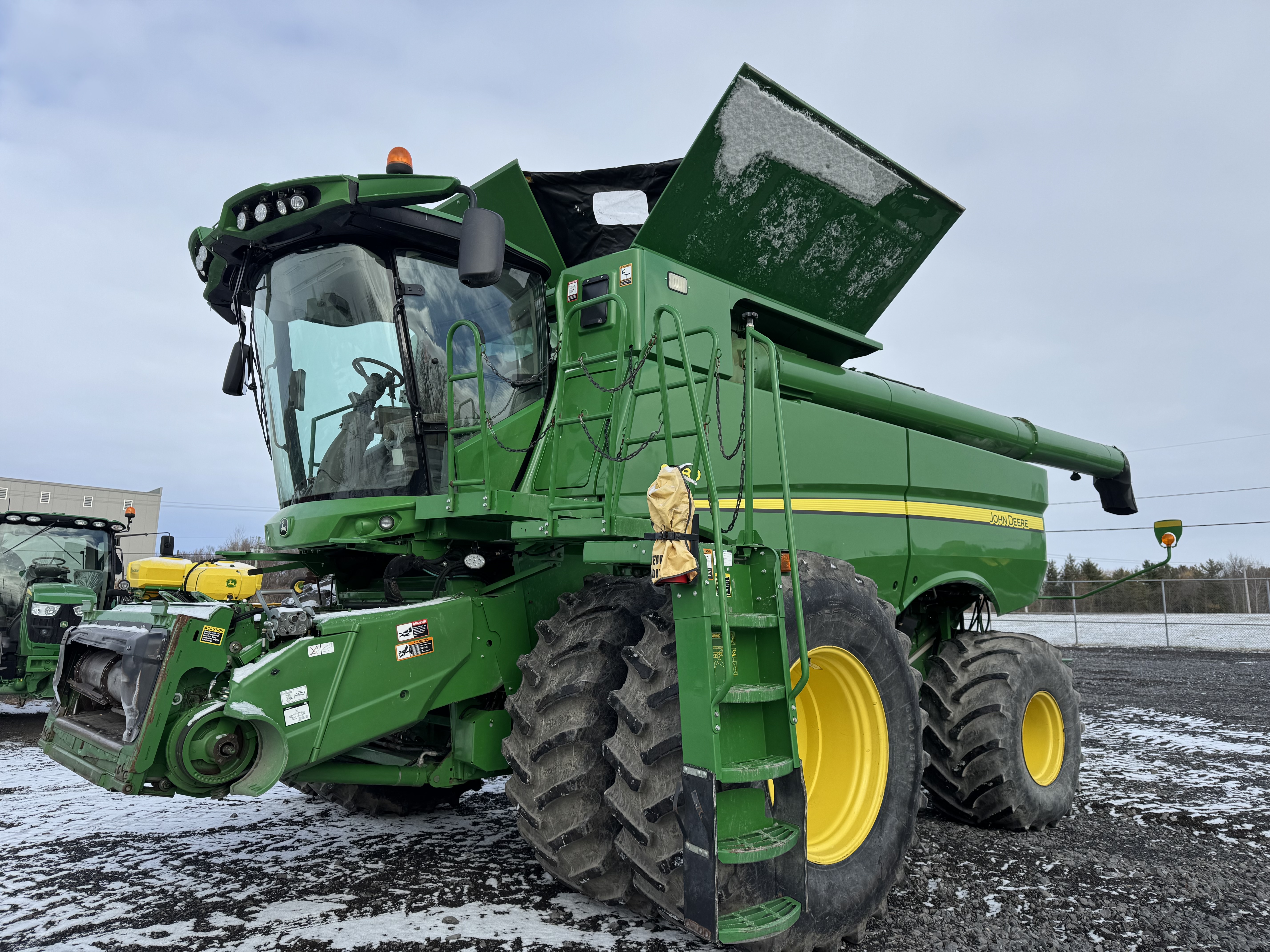 John Deere S680