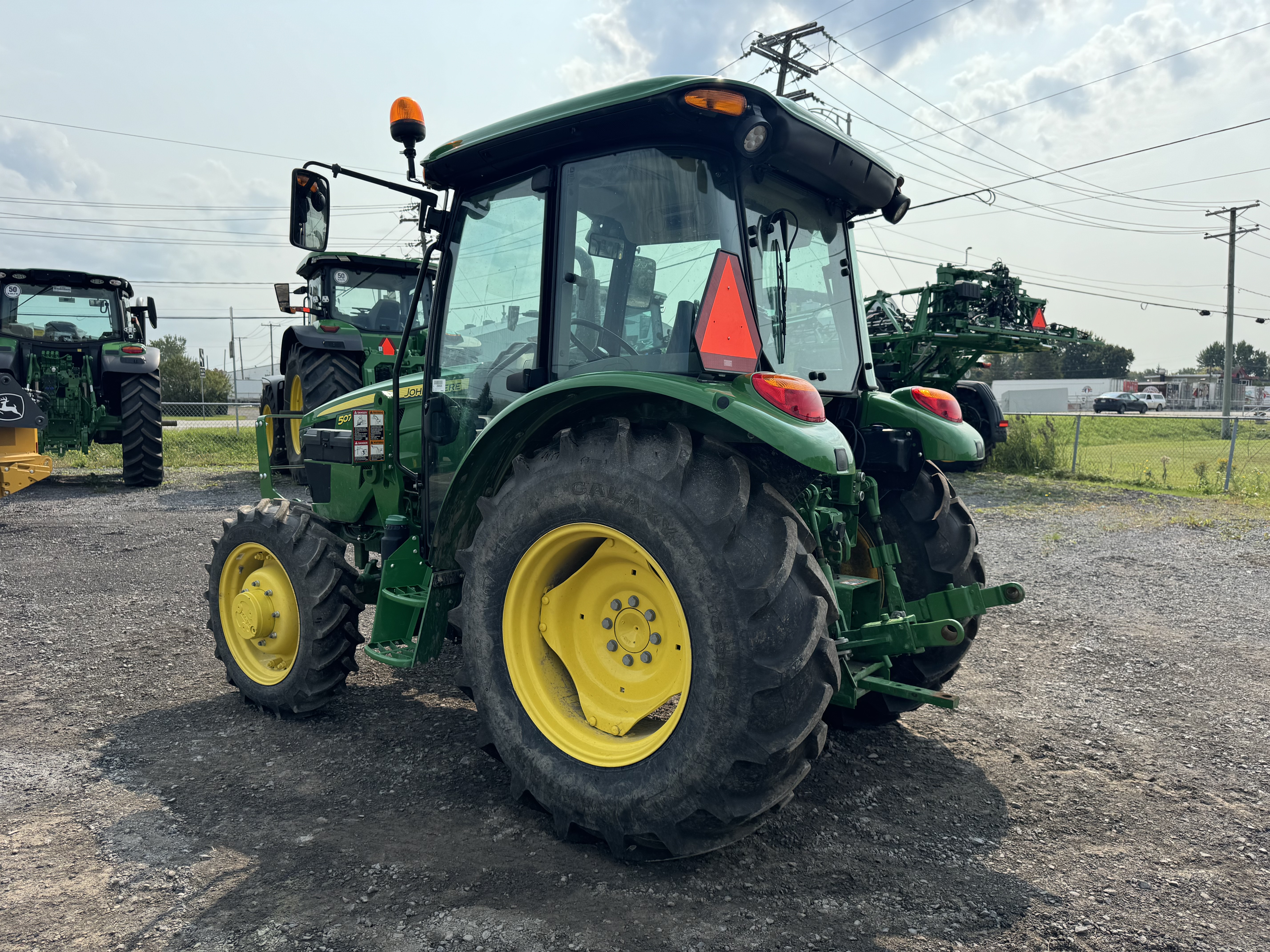 John Deere 5075E