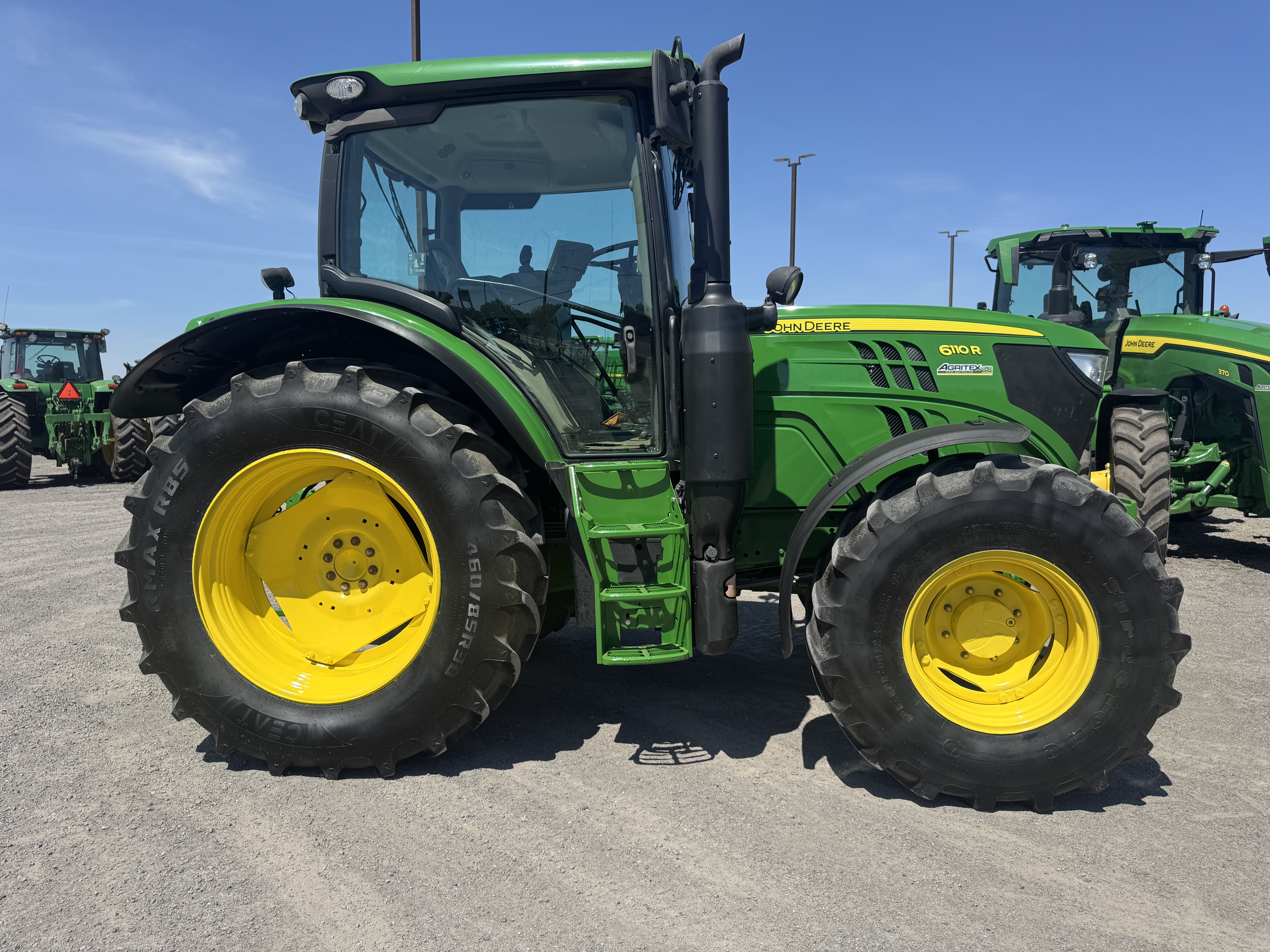 John Deere 6110R
