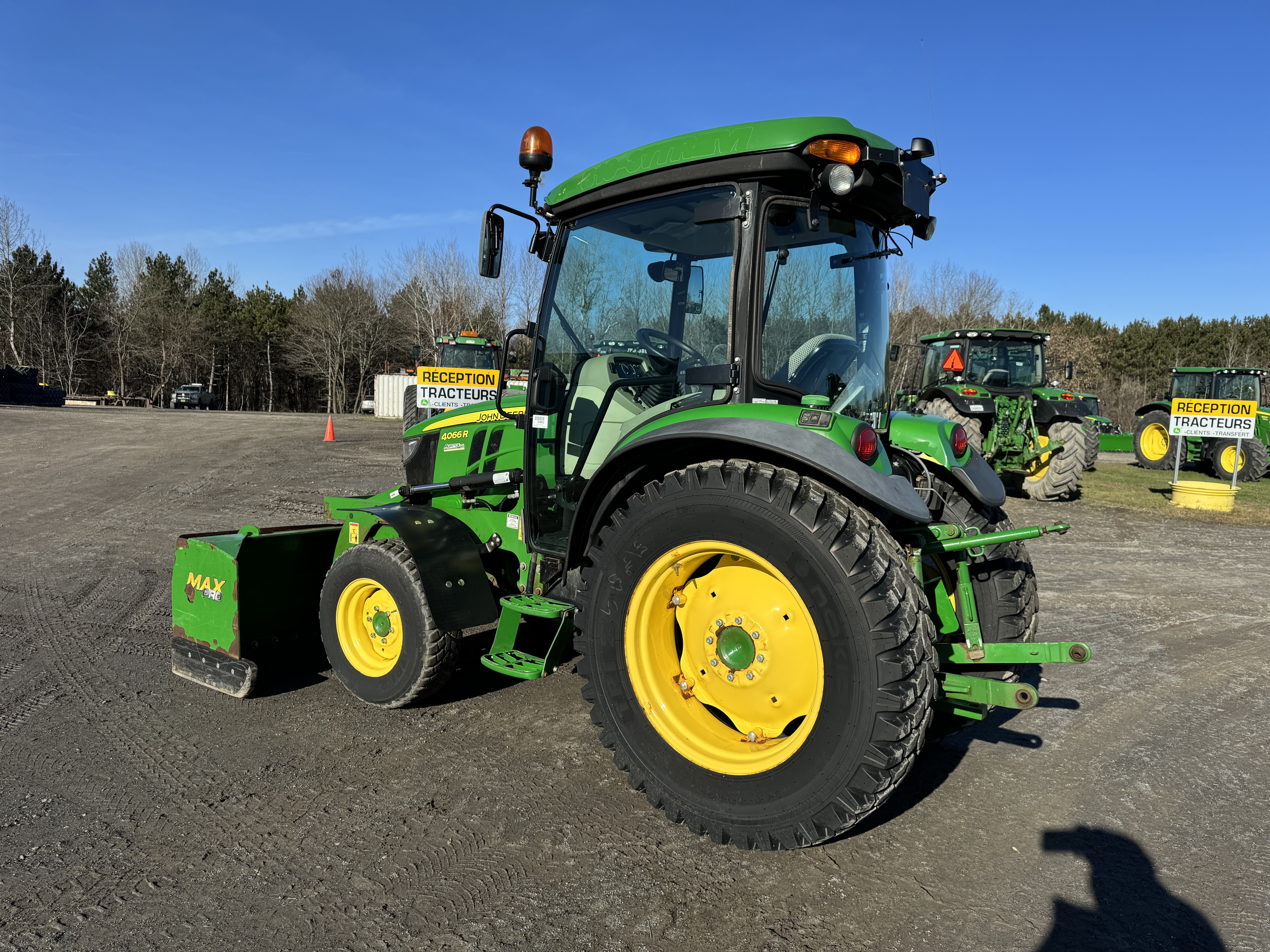 John Deere 4066R GRATTE NOKIAN 