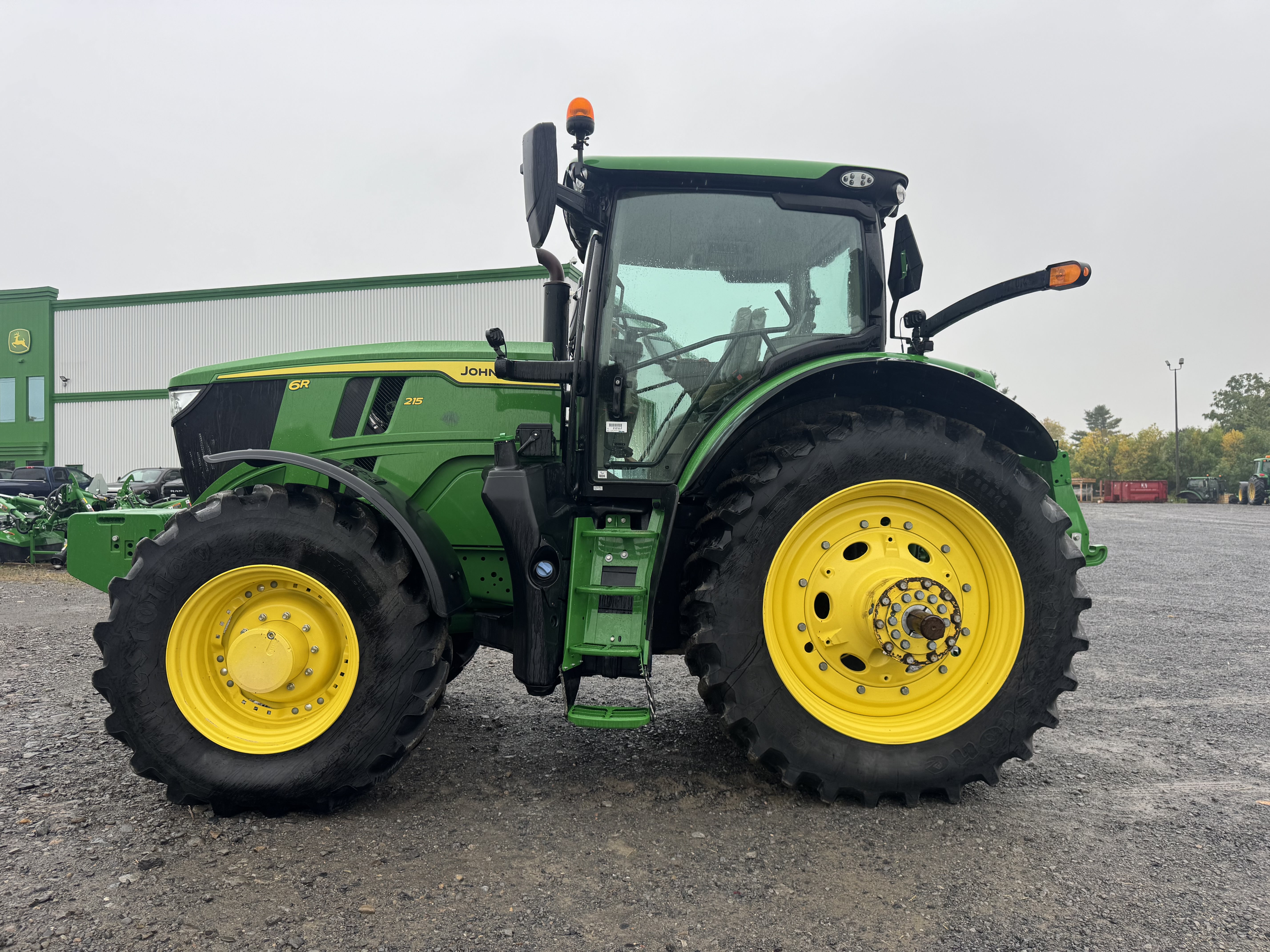 John Deere 6R 215  