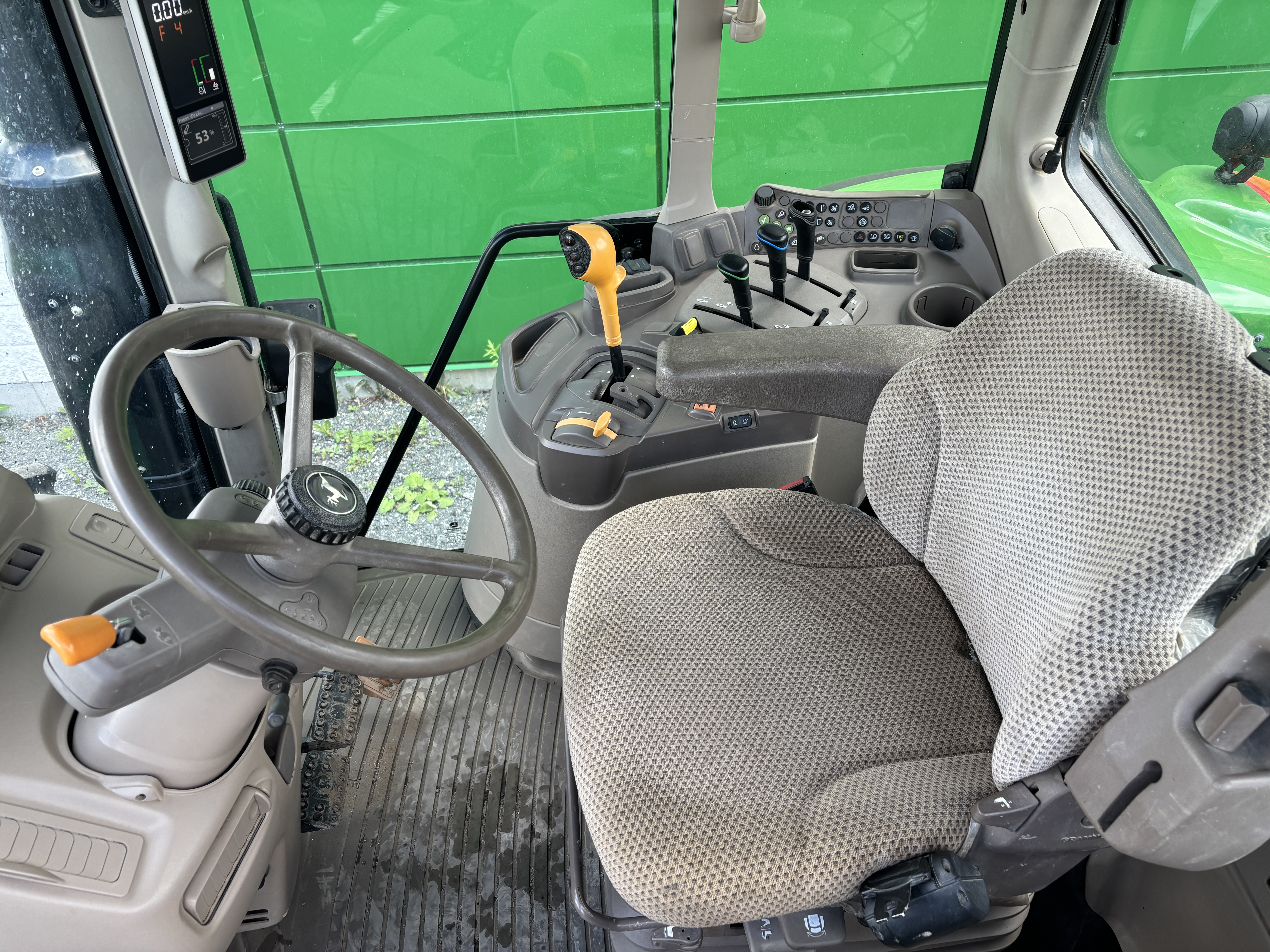 John Deere 6120M 