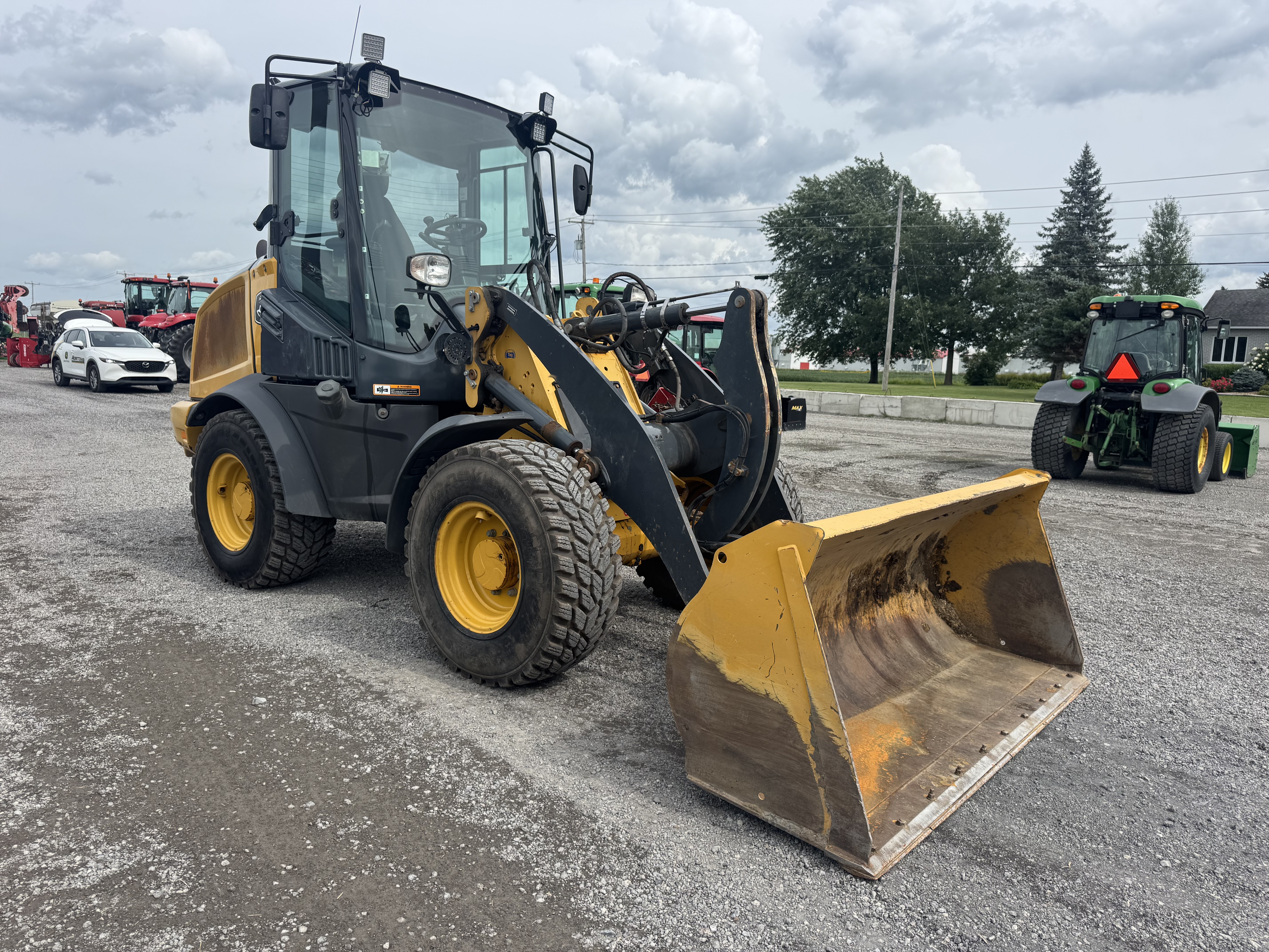John Deere 244L