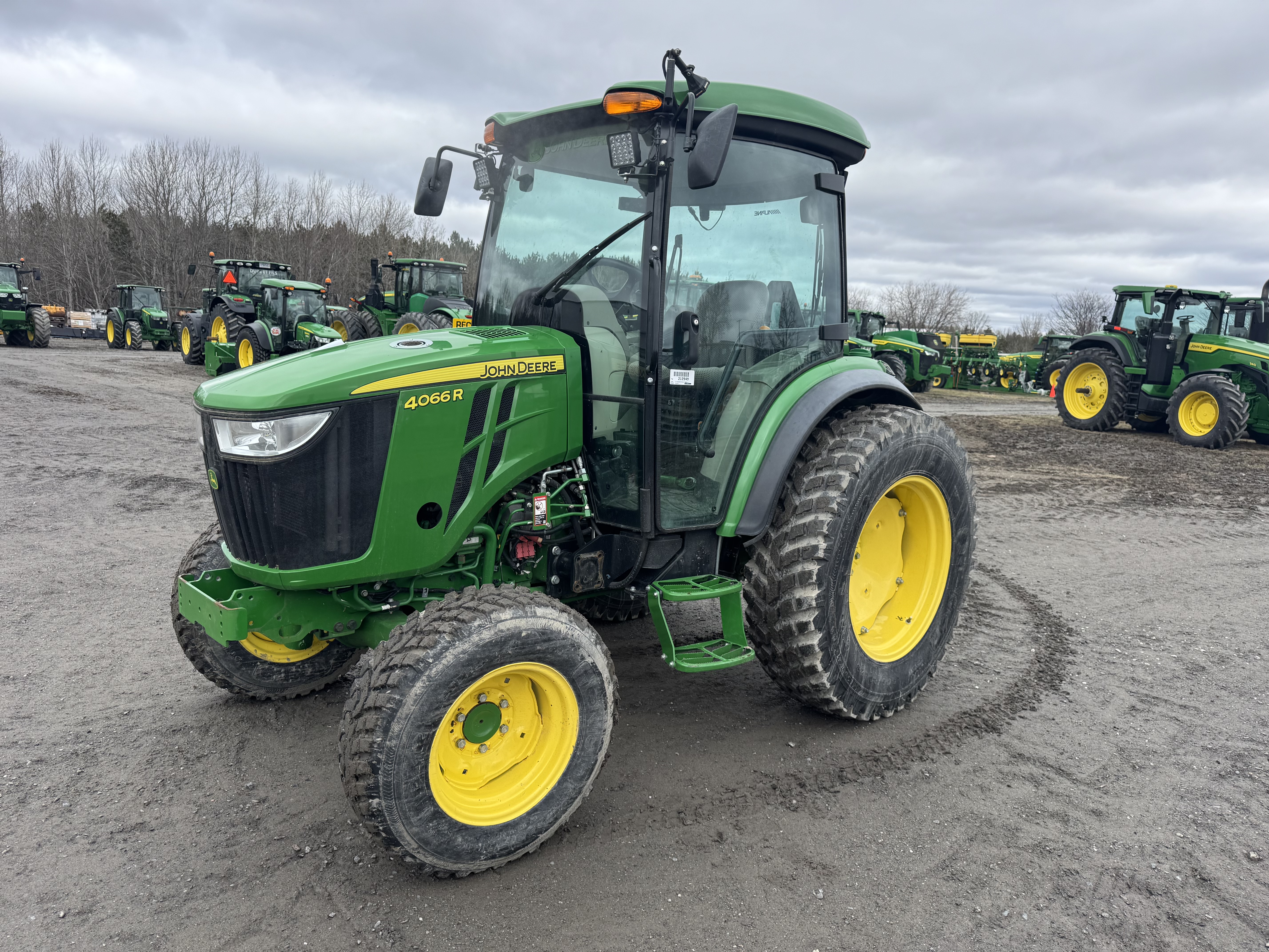 John Deere 4066R NOKIAN 