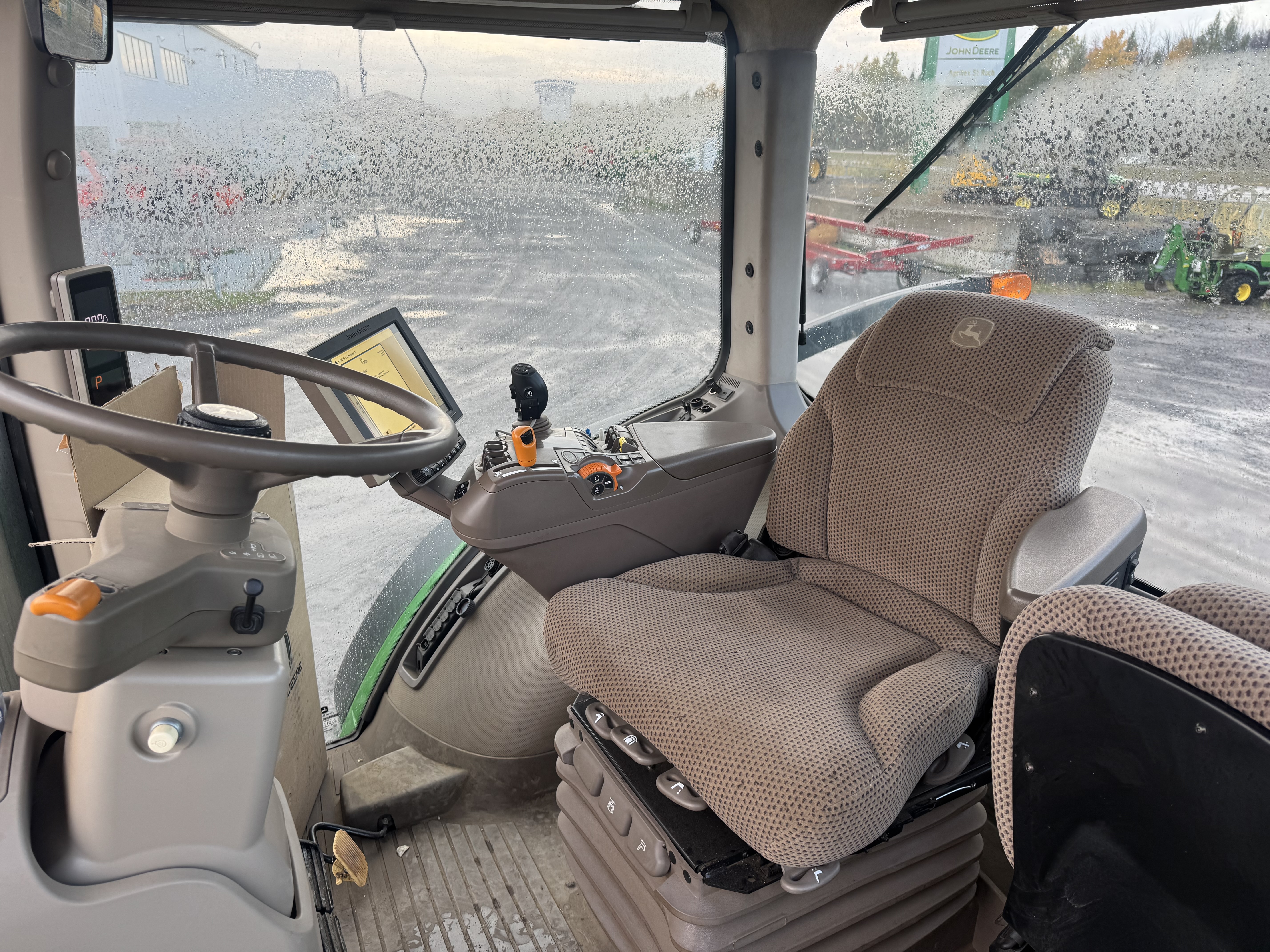 John Deere 8245R FRT HITCH