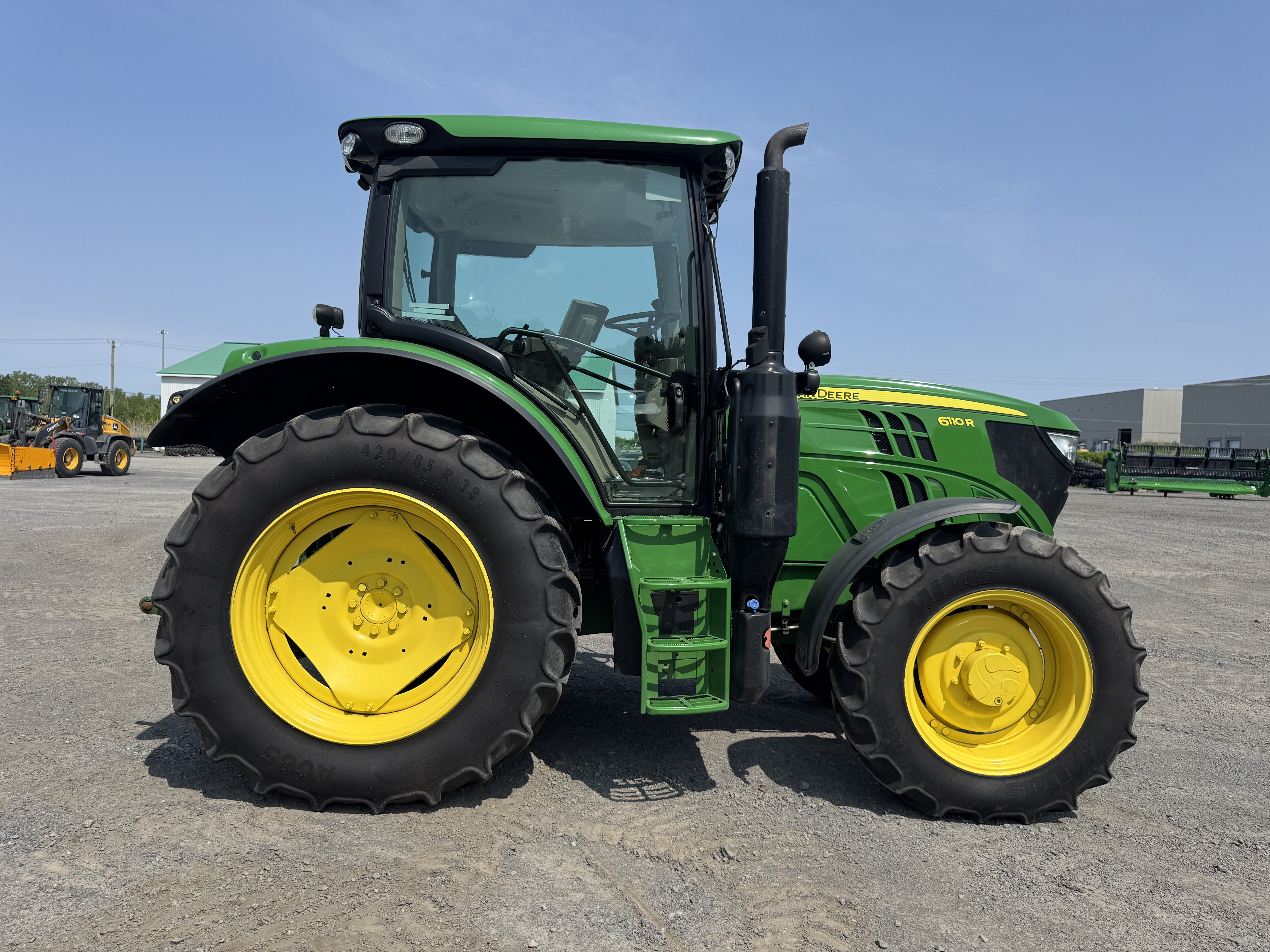 John Deere 6110R 
