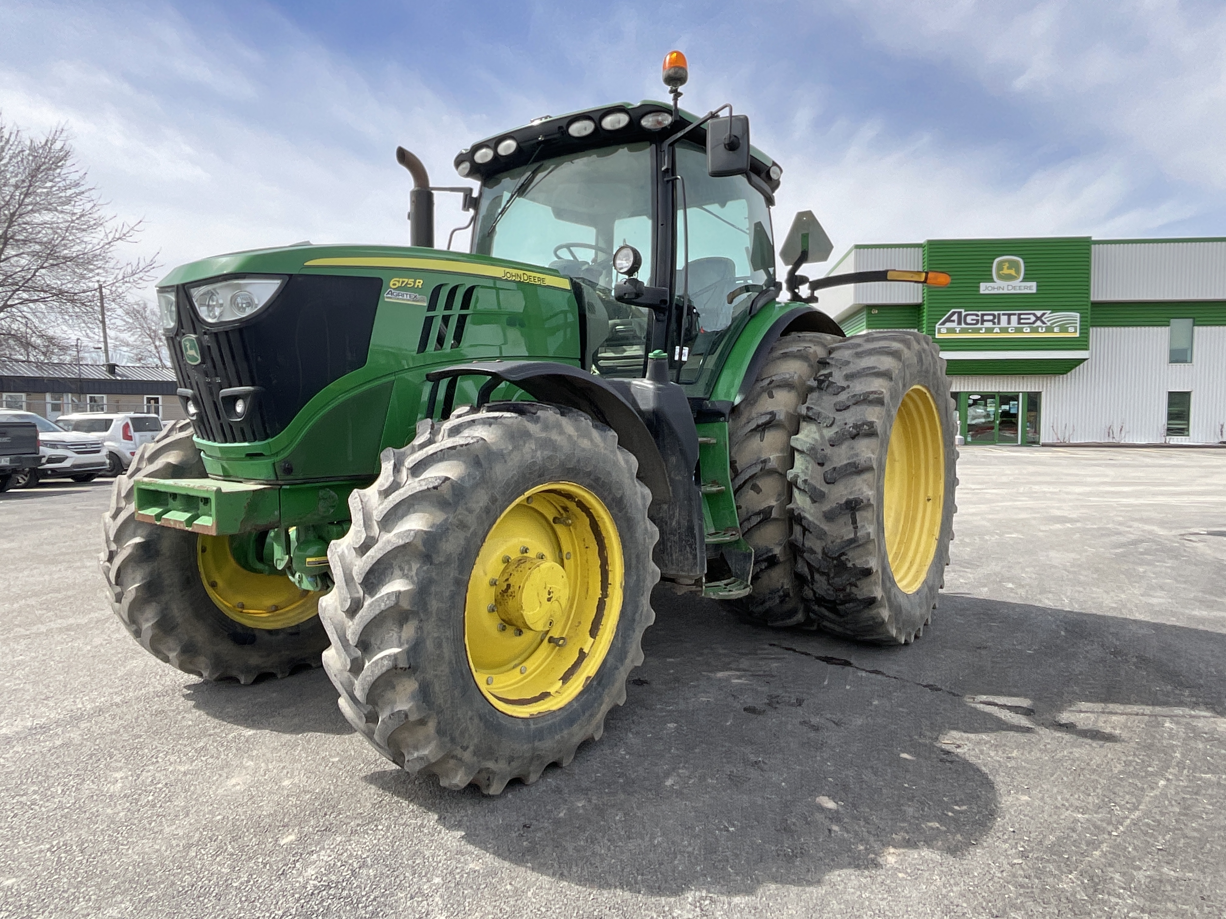 John Deere 6175R 