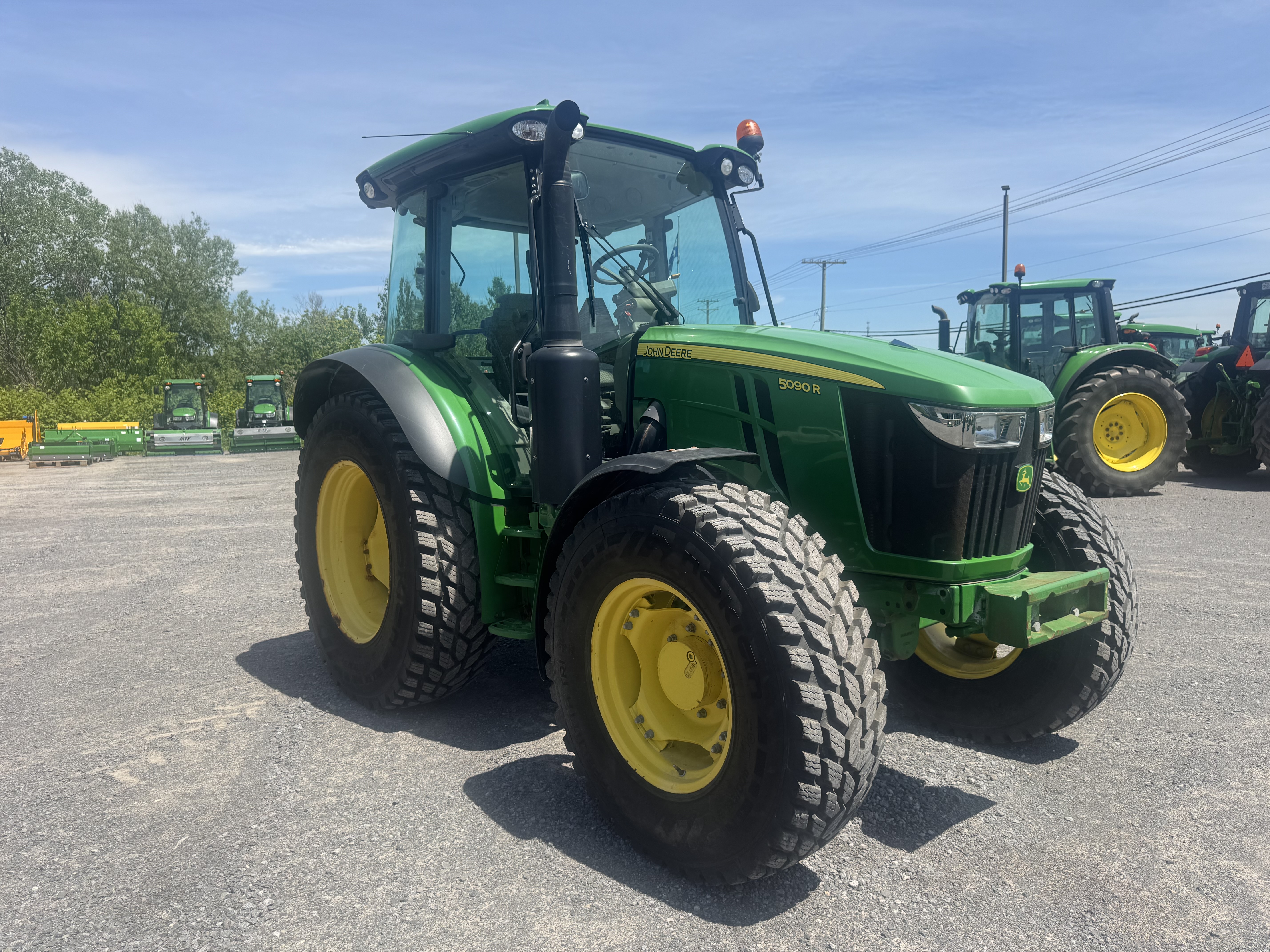 John Deere 5090R  