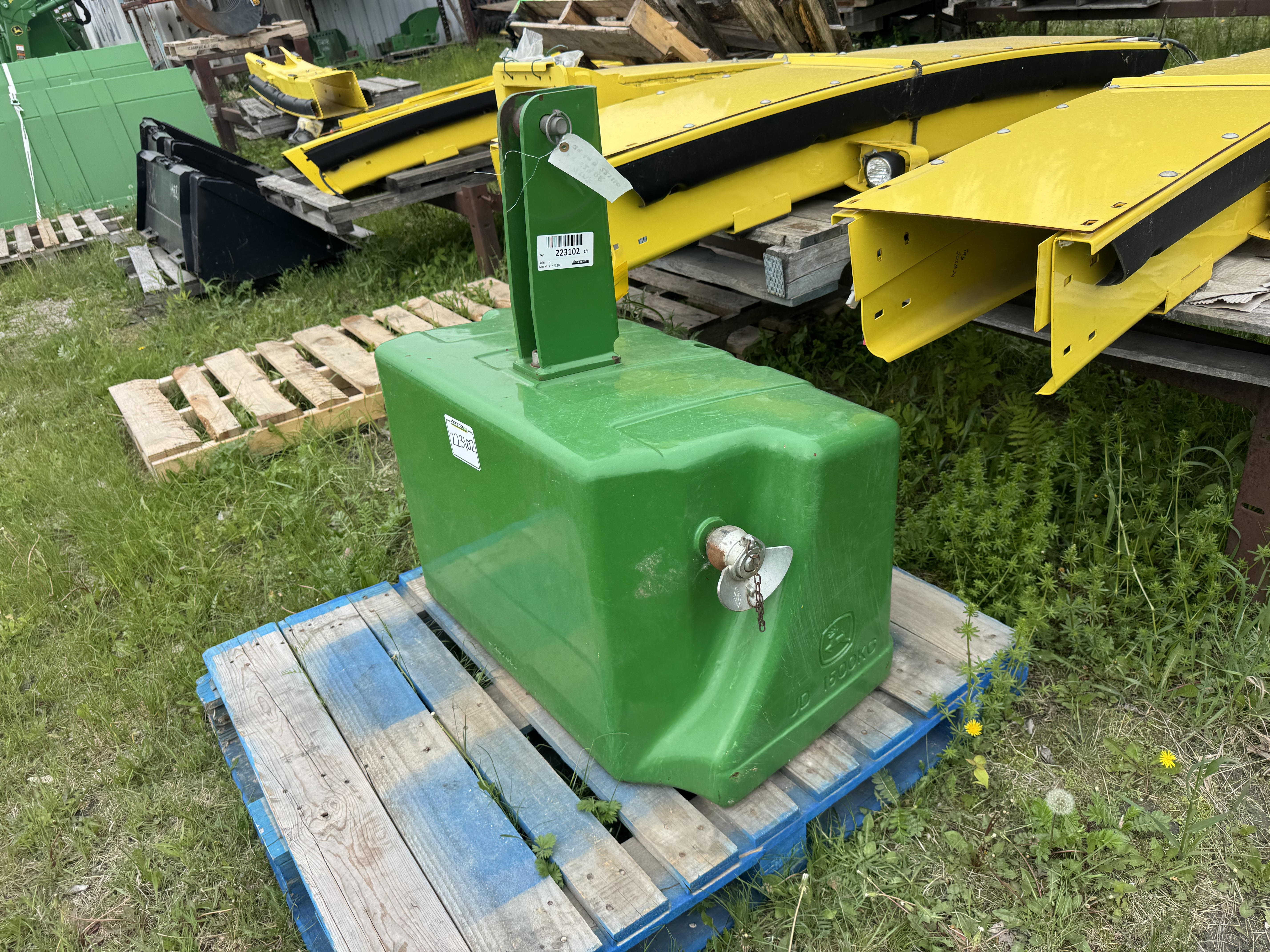 John Deere PESEE AVANT  3330LB  VERTE