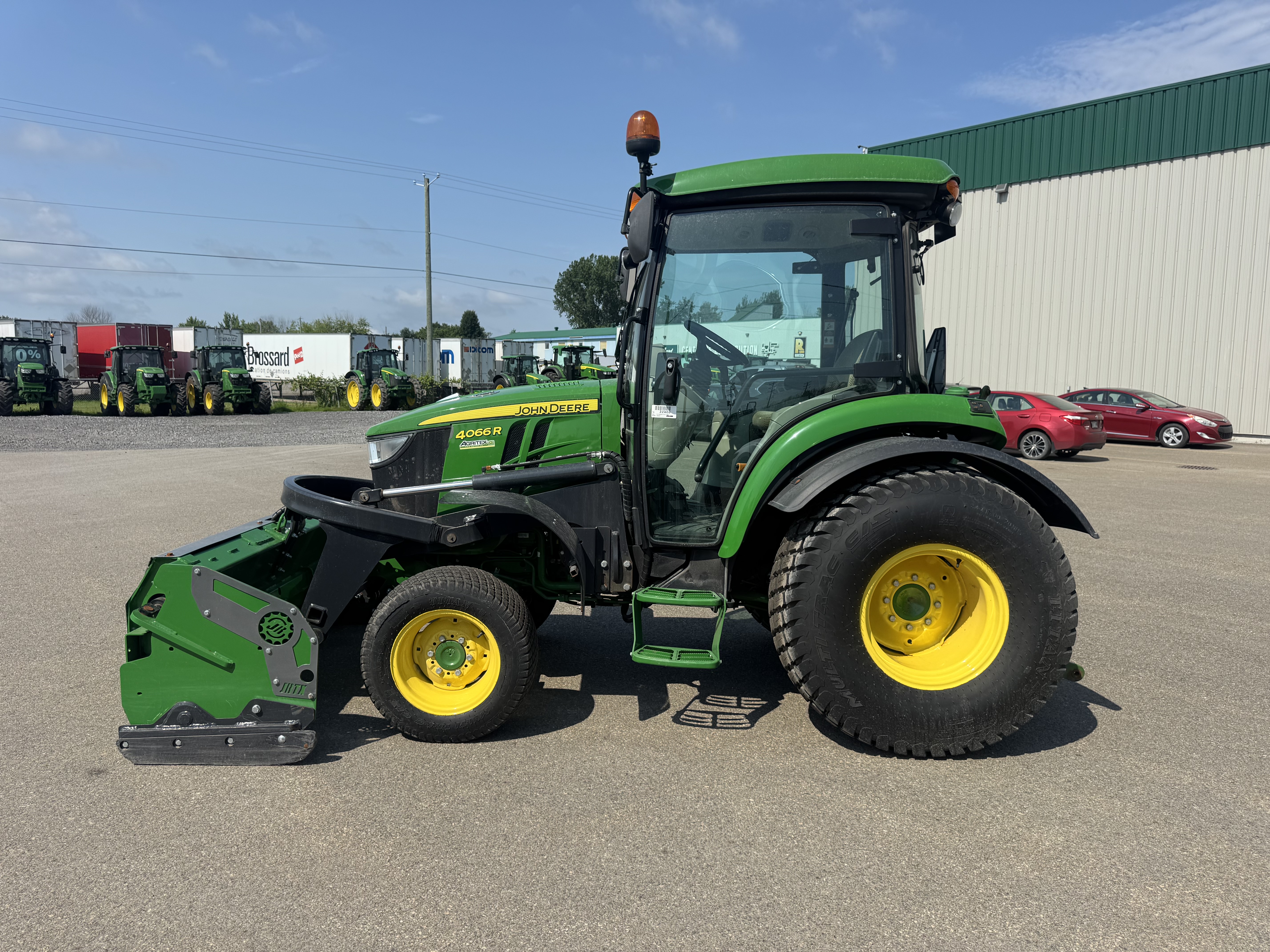 John Deere 4066R TURF GRATTE 