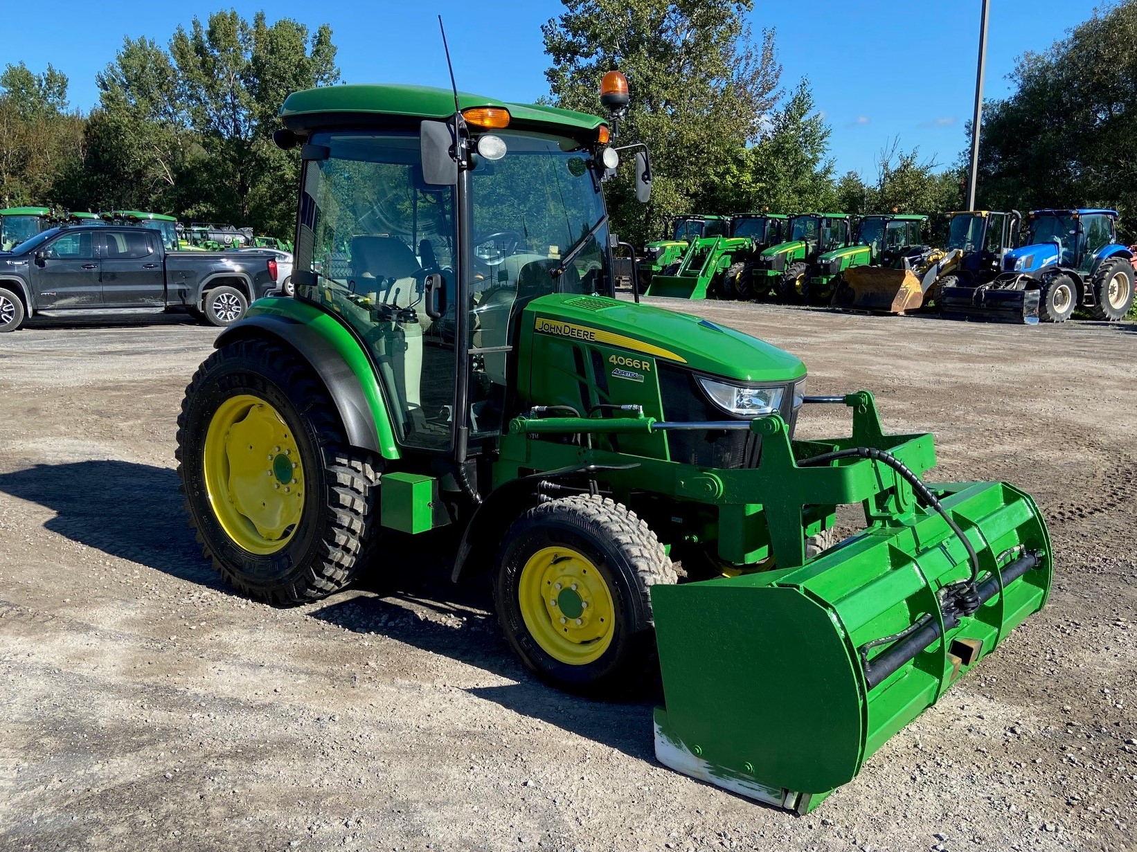 John Deere 4066R GRATTE NOKIAN  