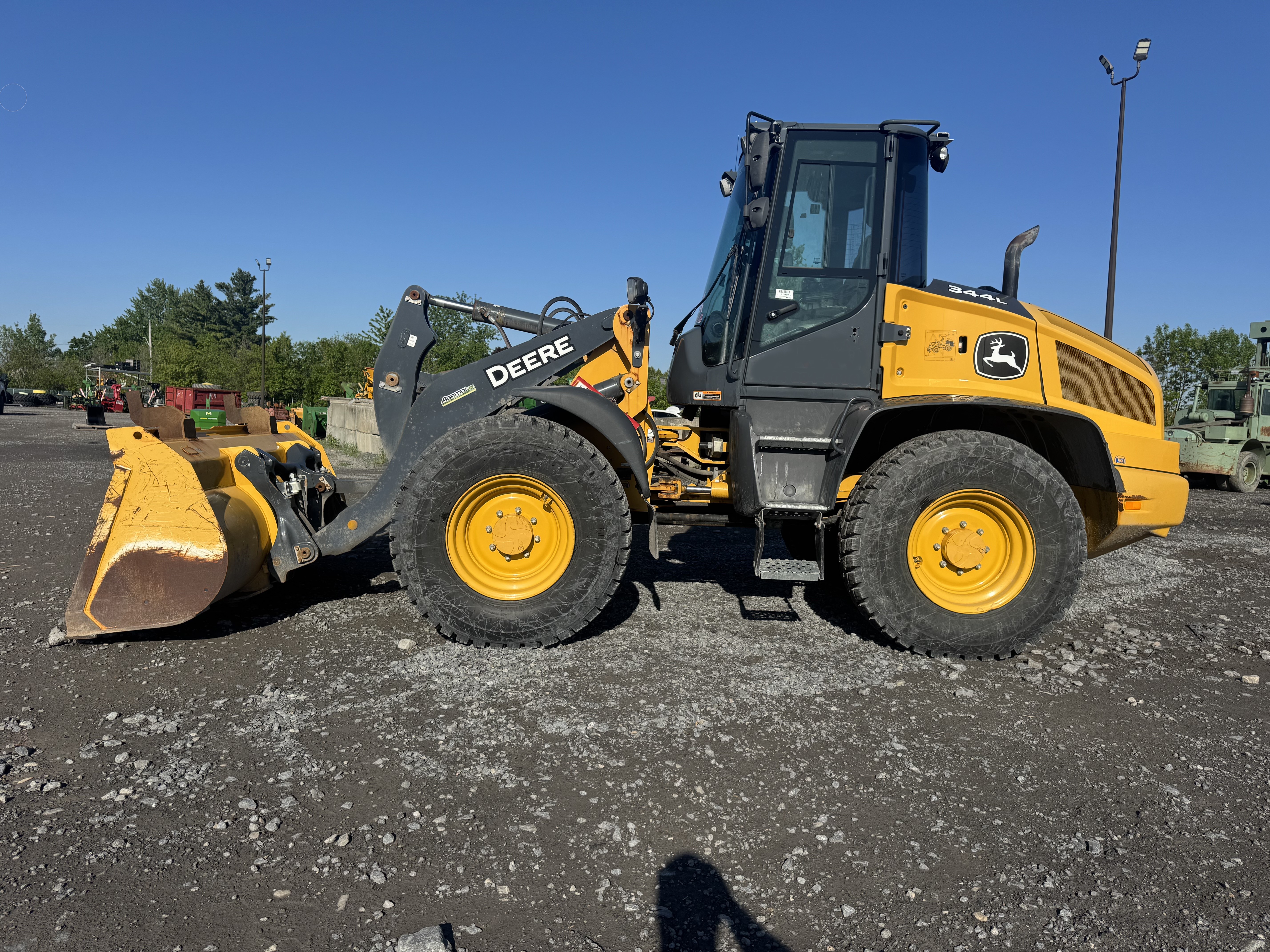 John Deere 344L
