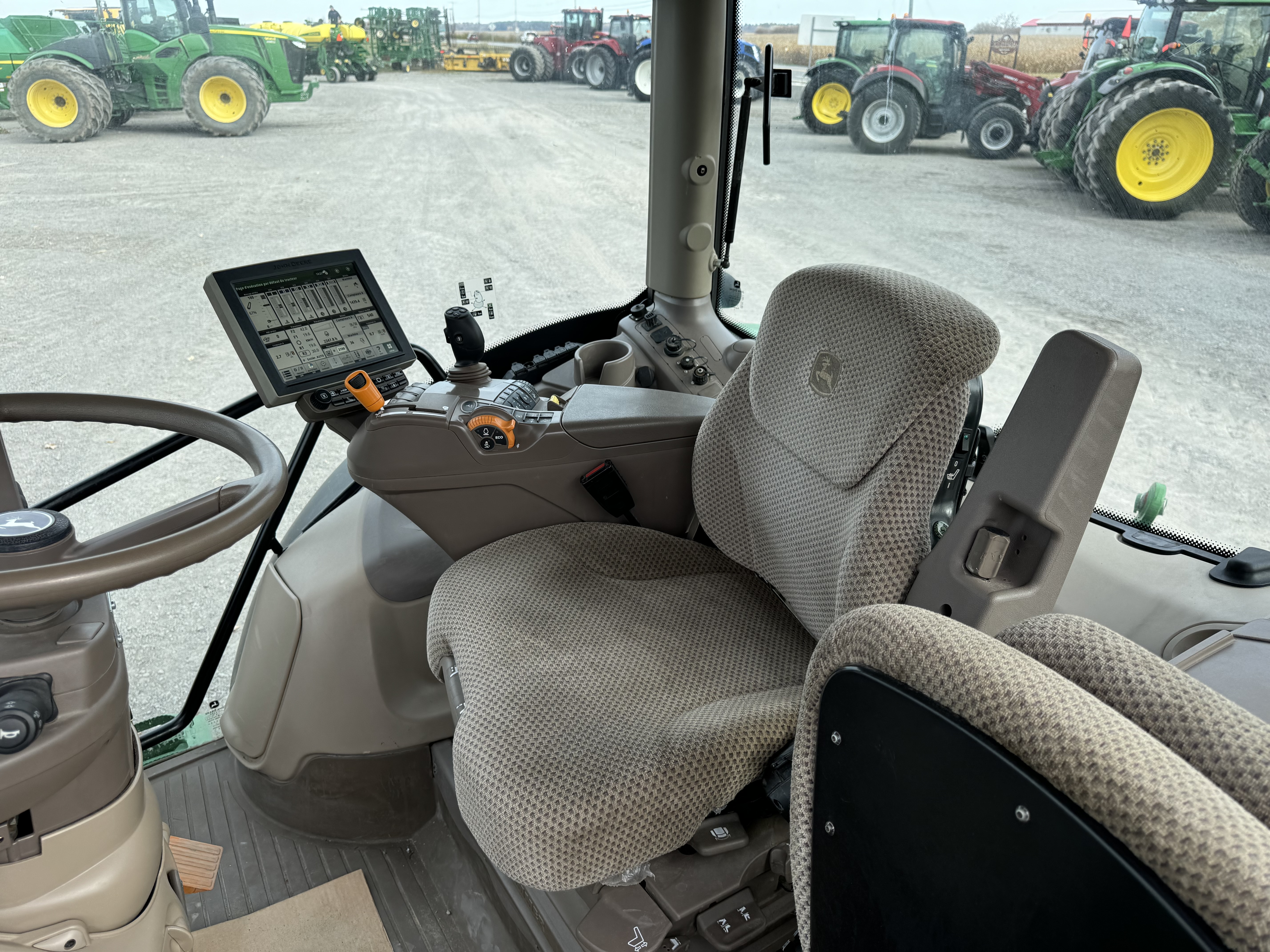 John Deere 6110R 