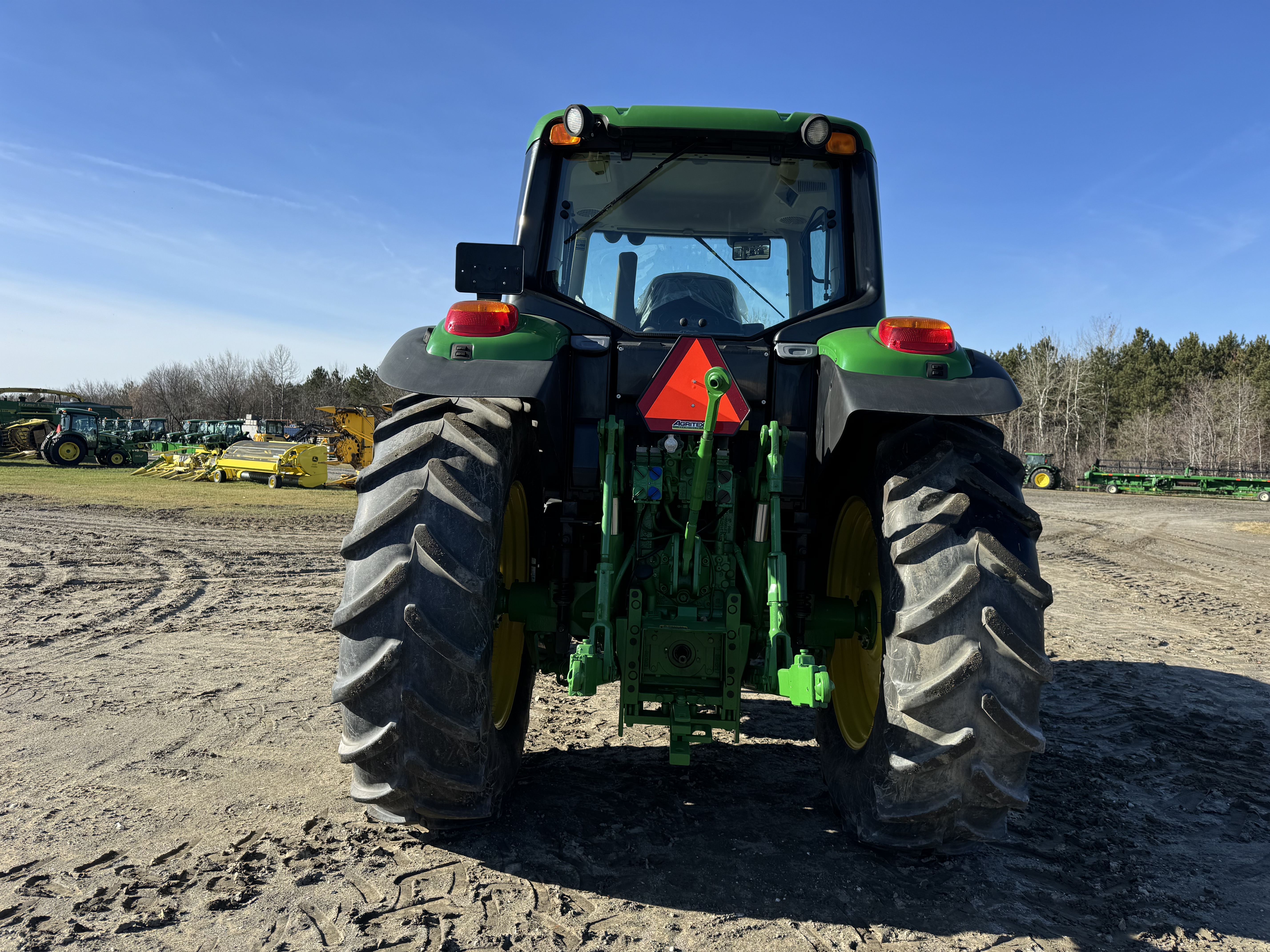 John Deere 6120M