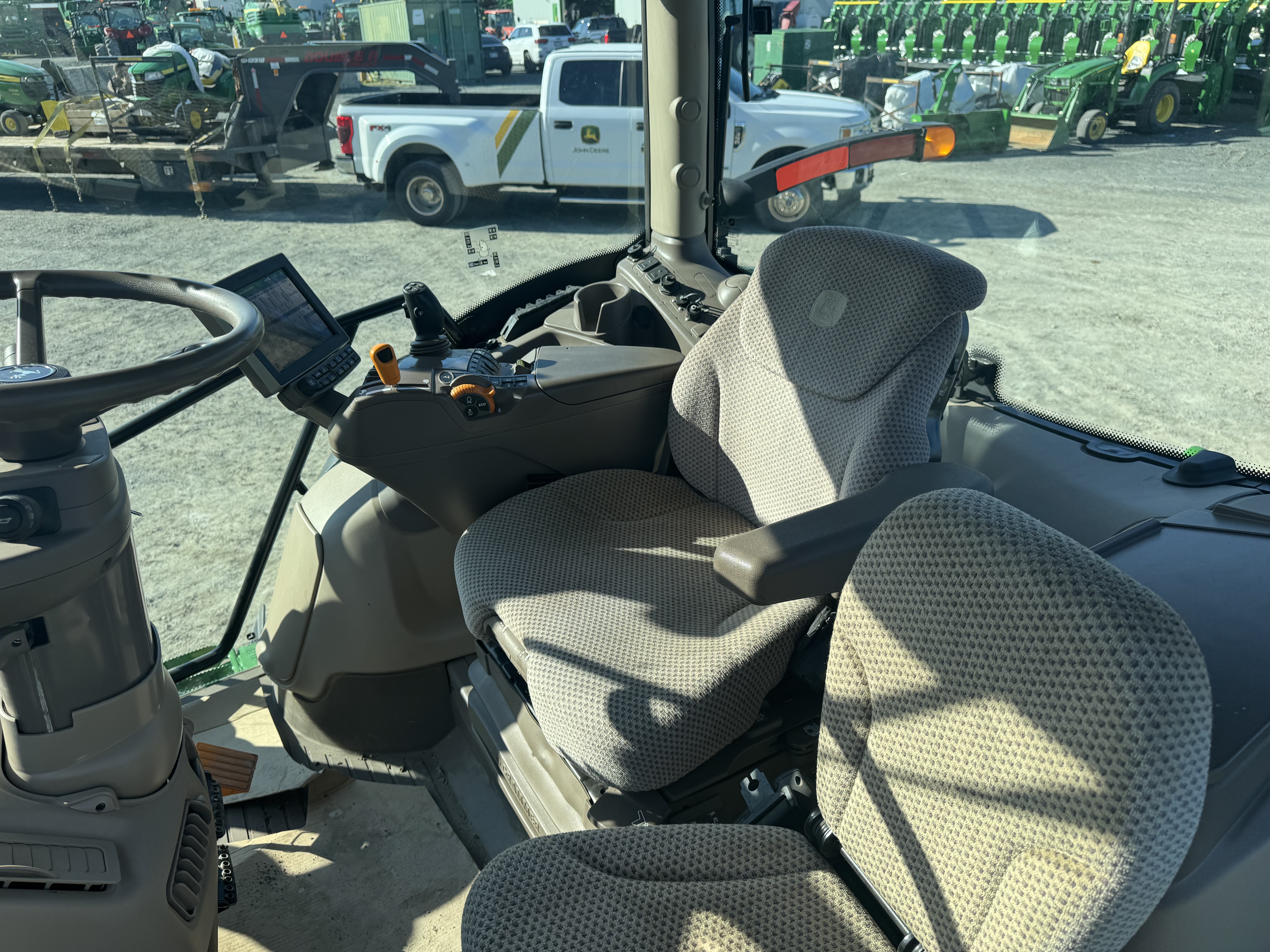 John Deere 6145R  