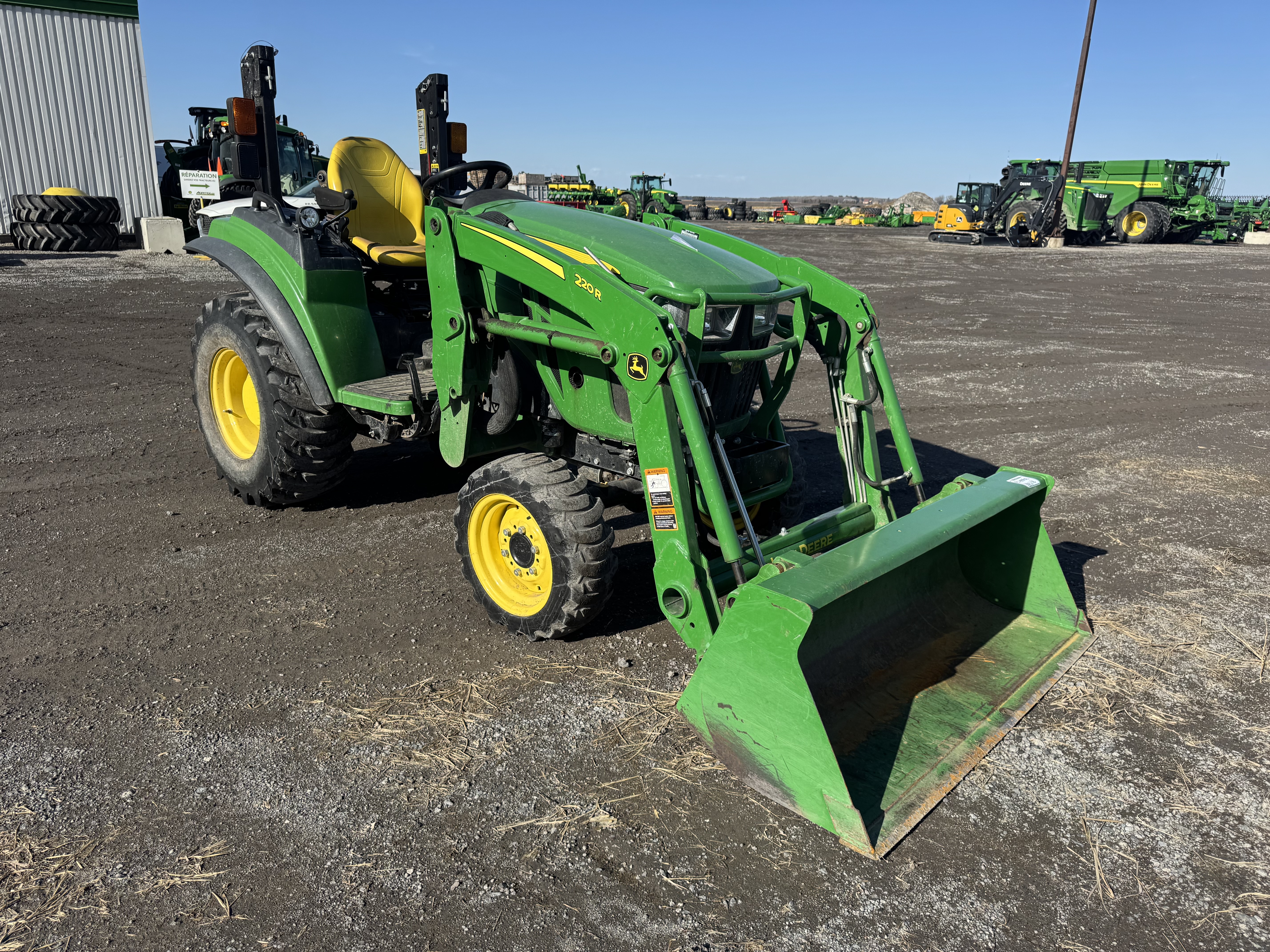 John Deere 2032R