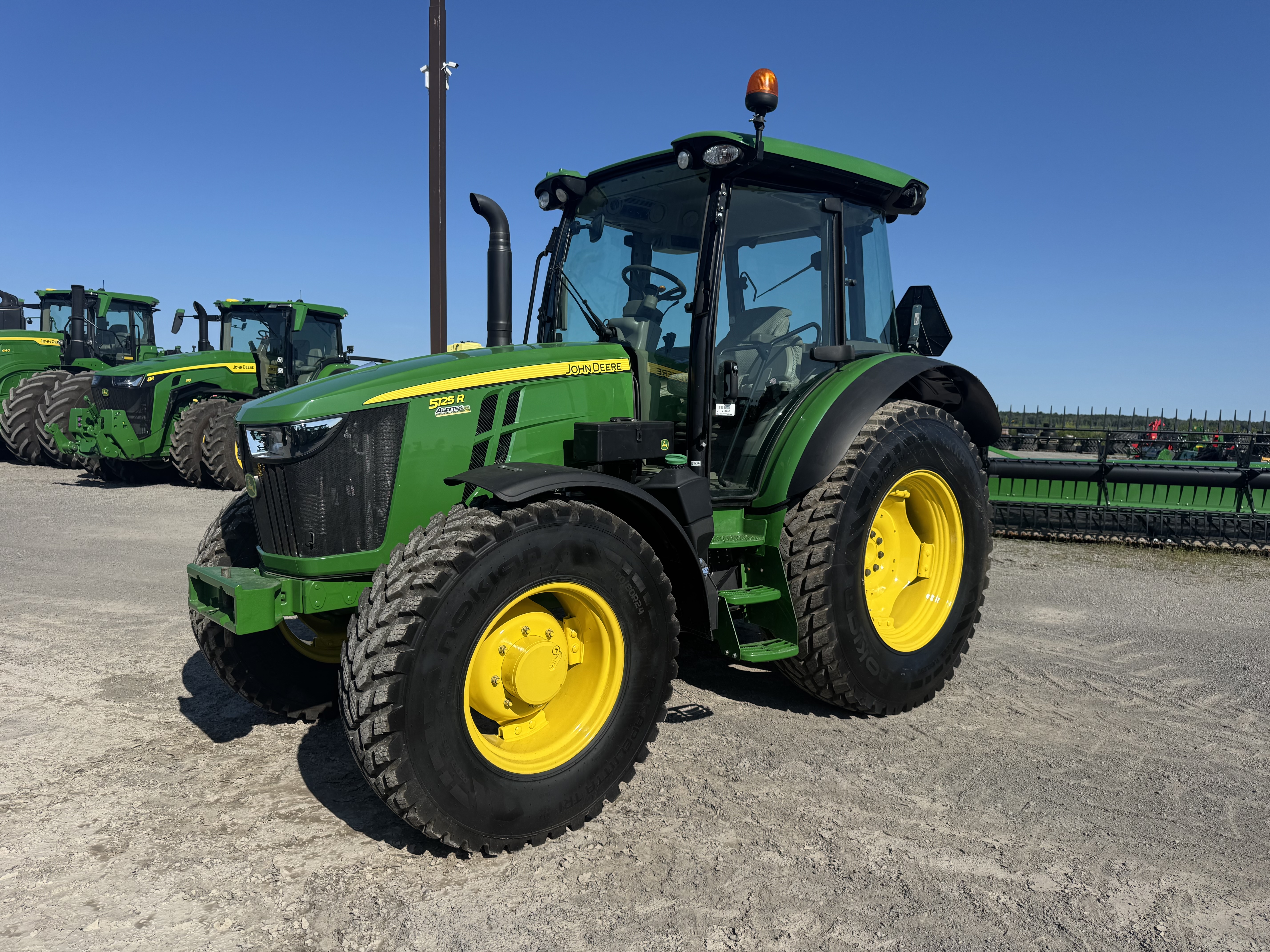 John Deere 5125R NOKIAN