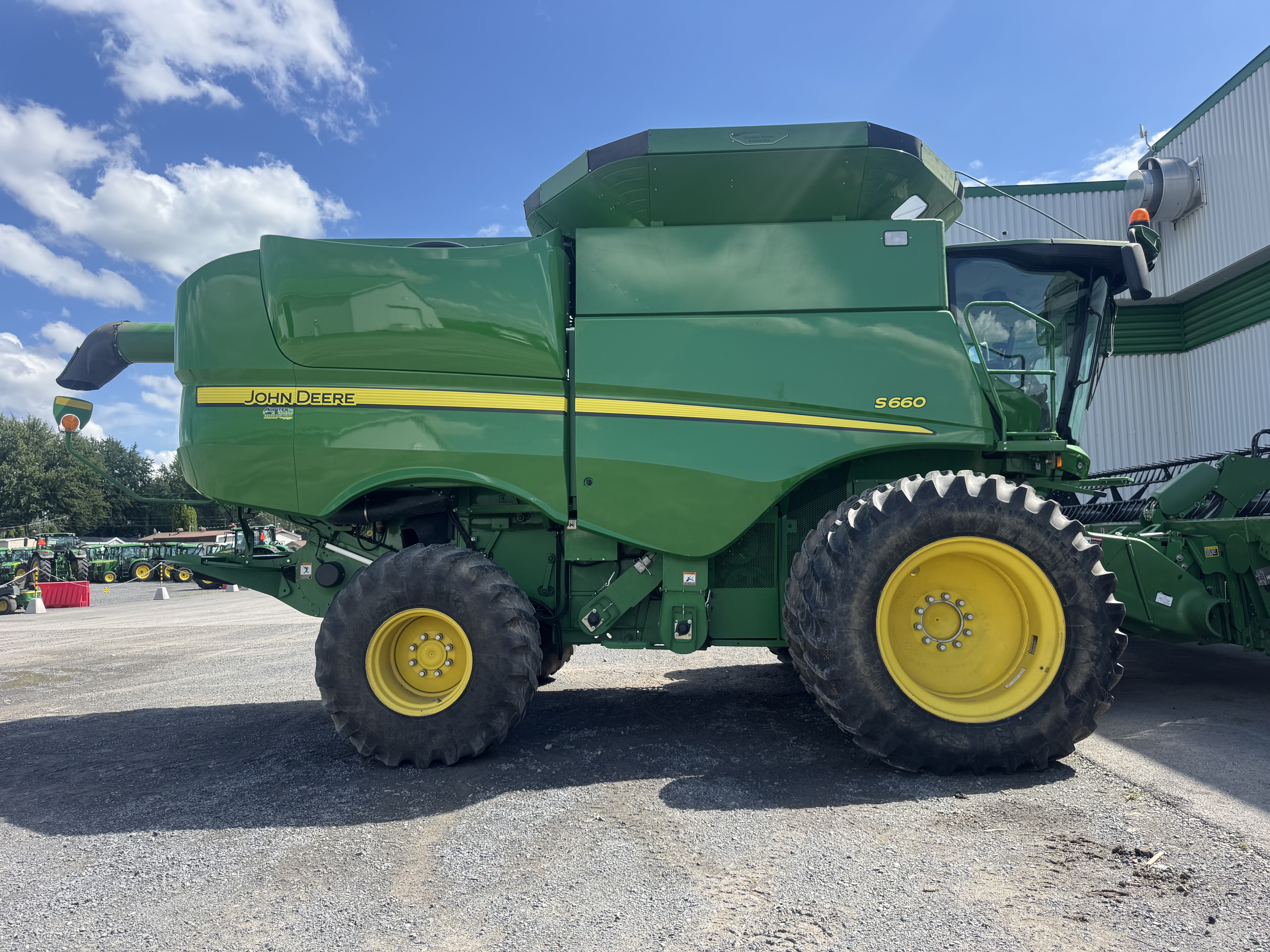 John Deere S660