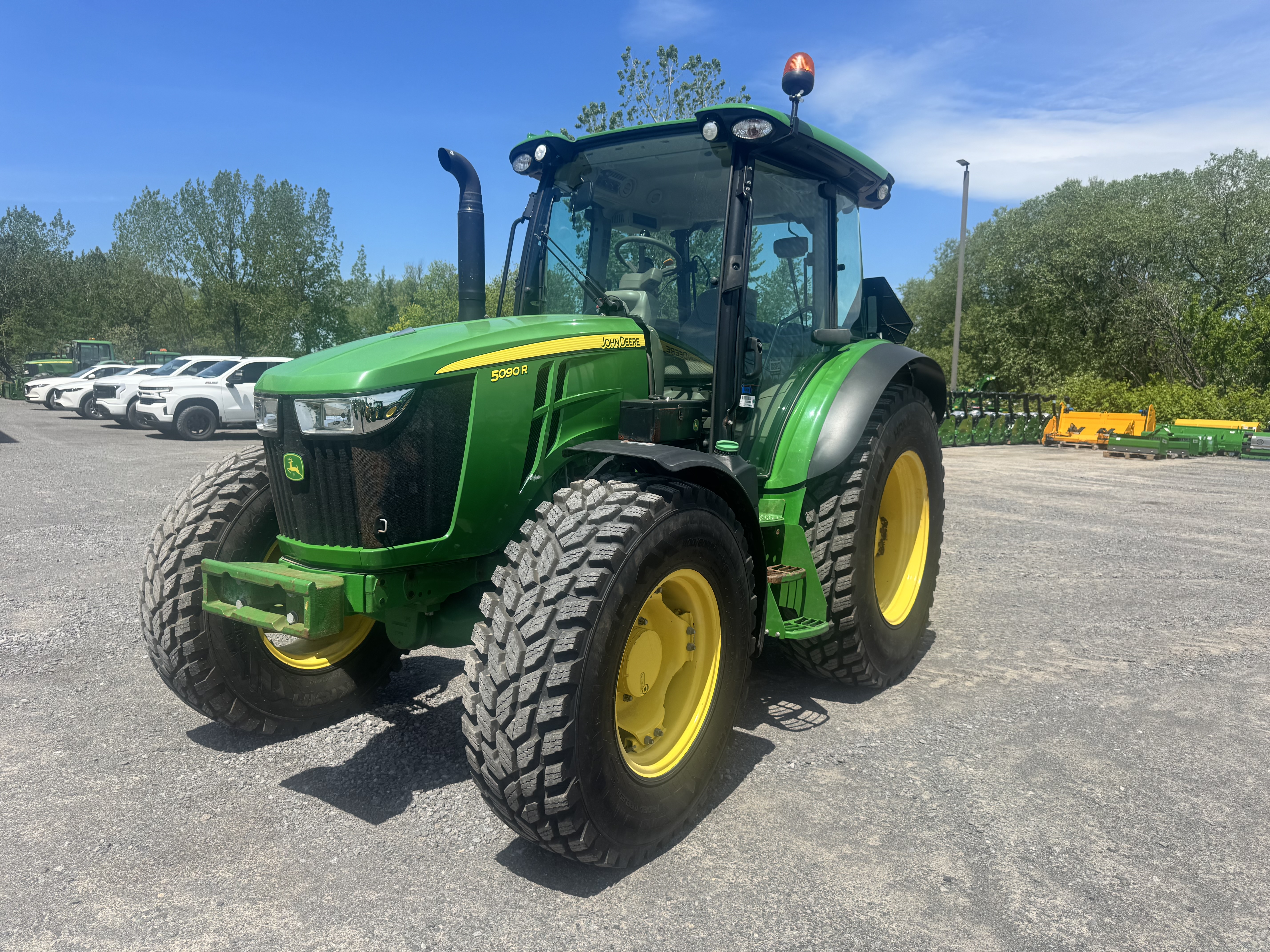 John Deere 5090R  