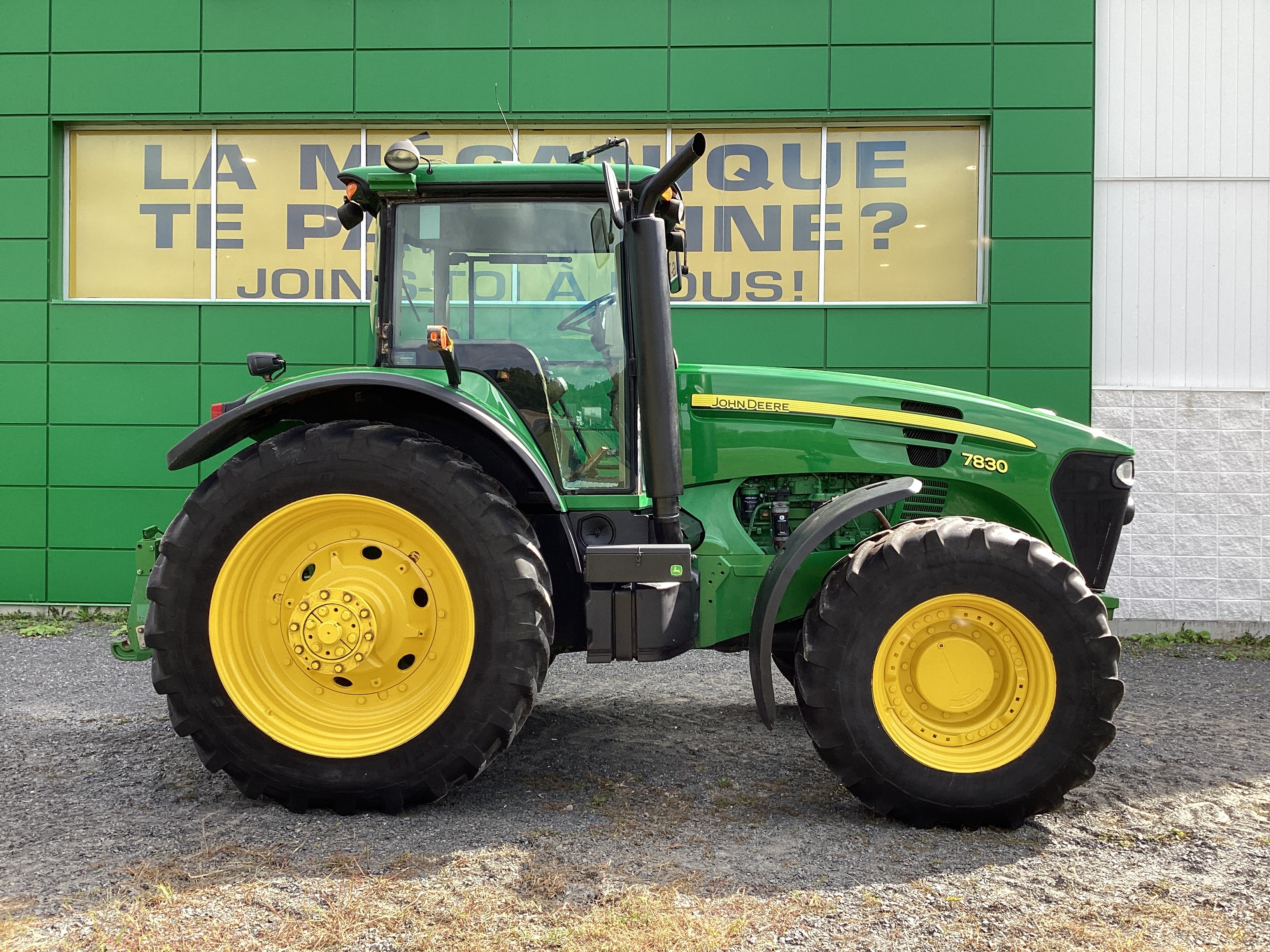 John Deere 7830