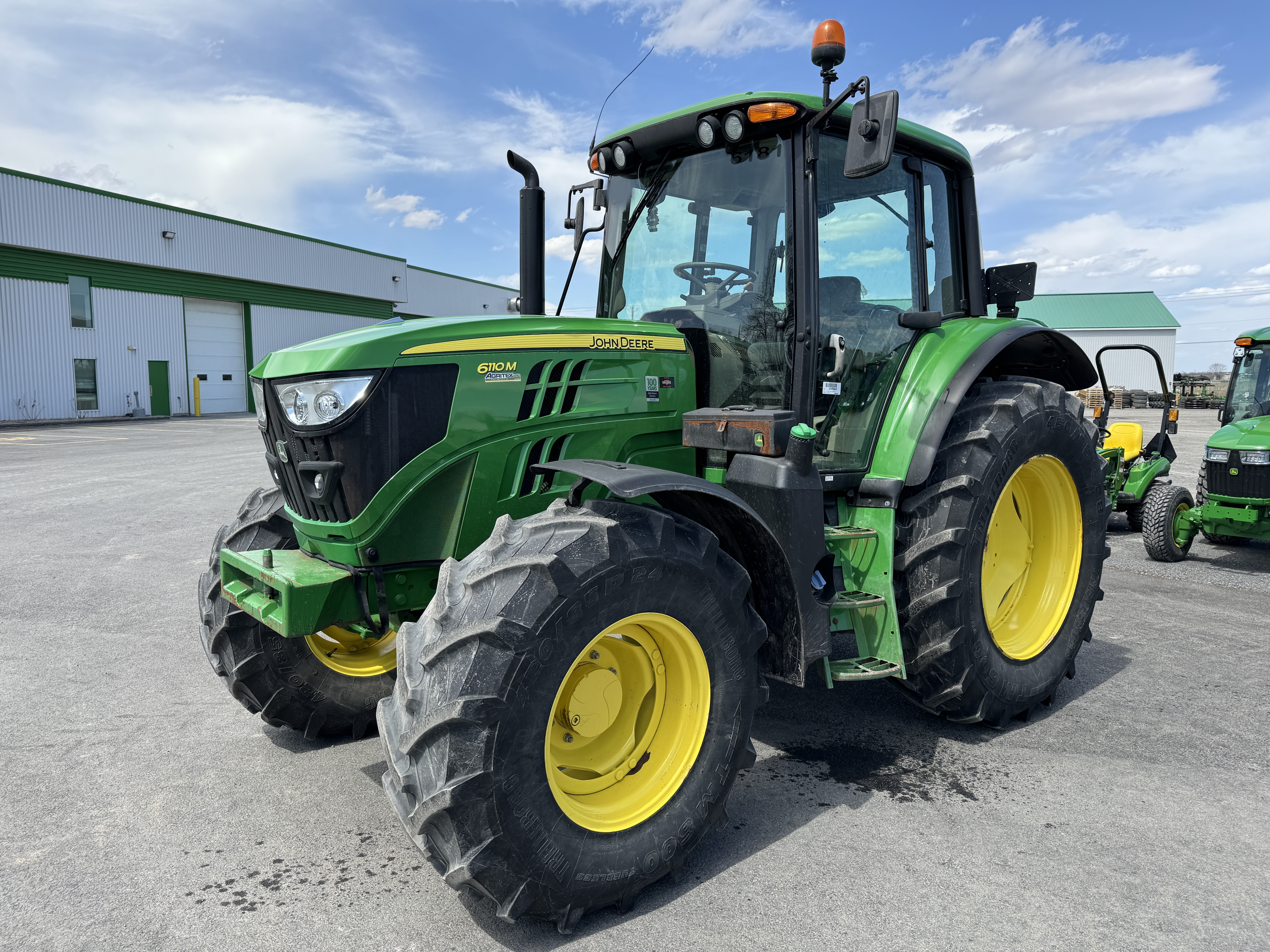 John Deere 6110M 