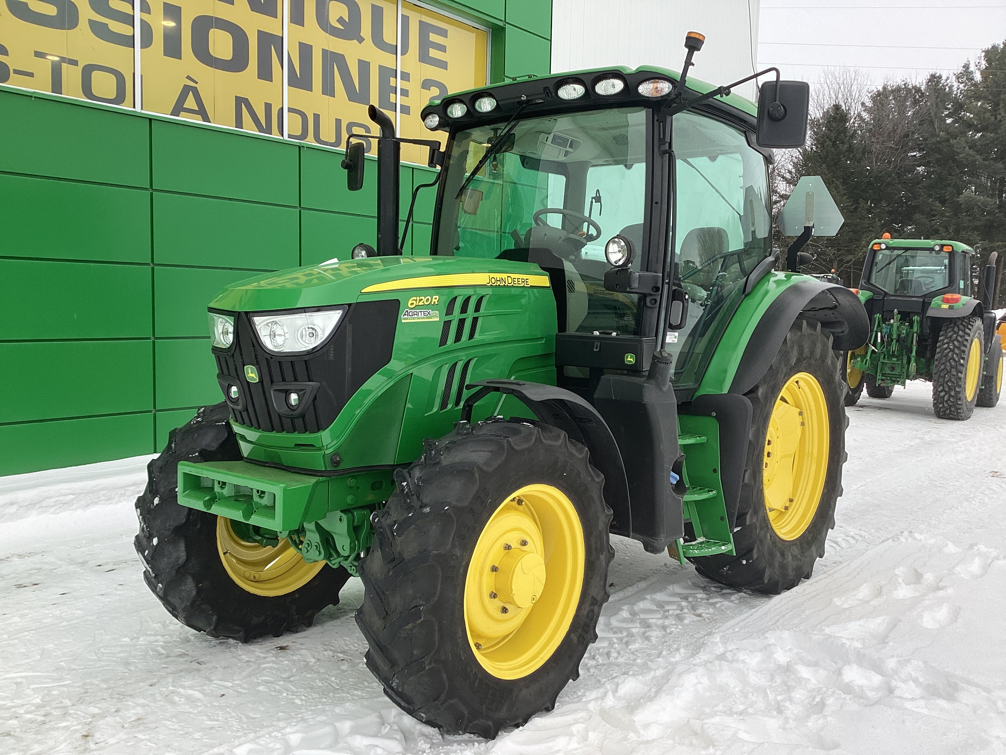 John Deere 6120R