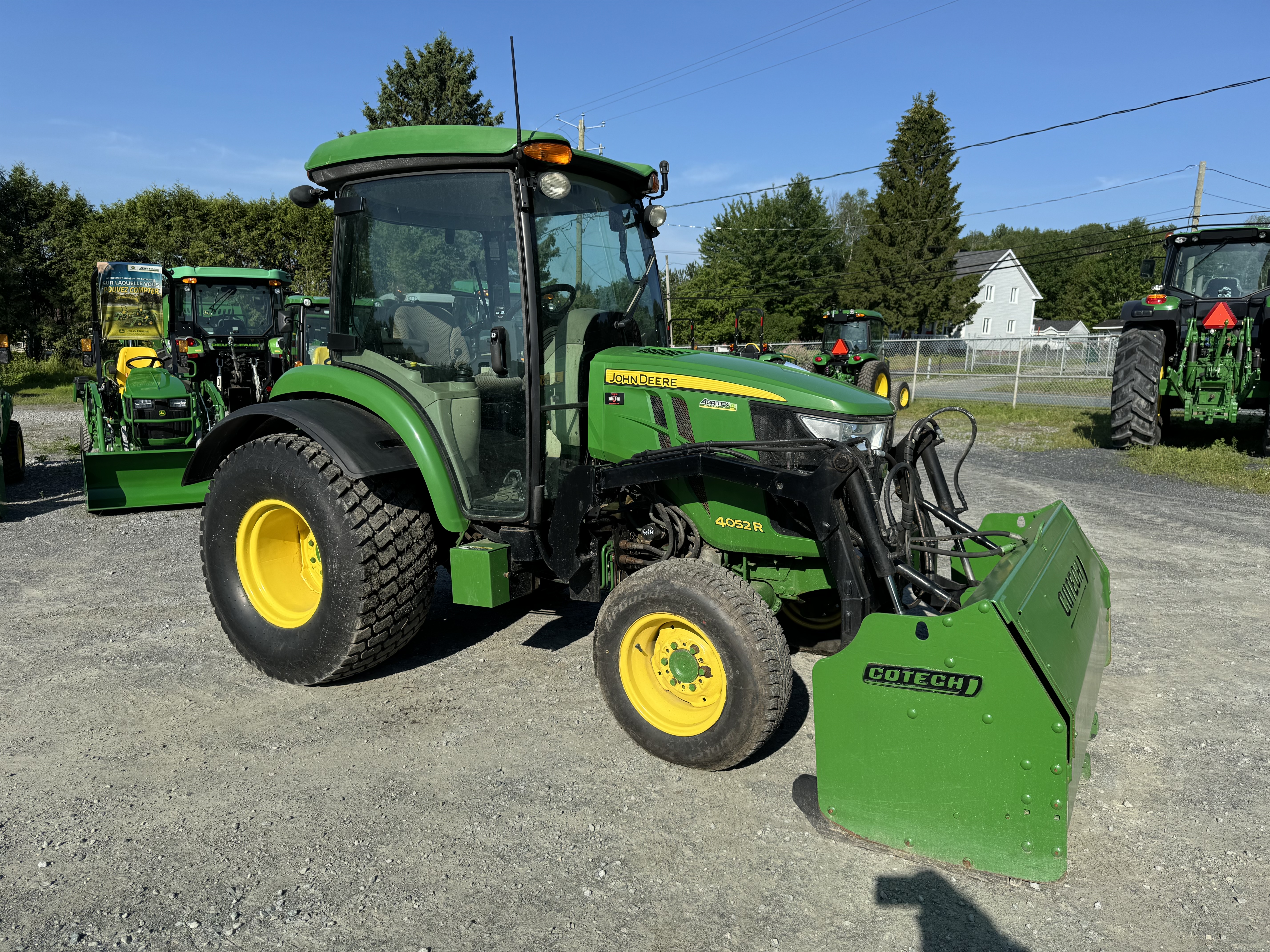 John Deere 4052R GRATTE TURF 
