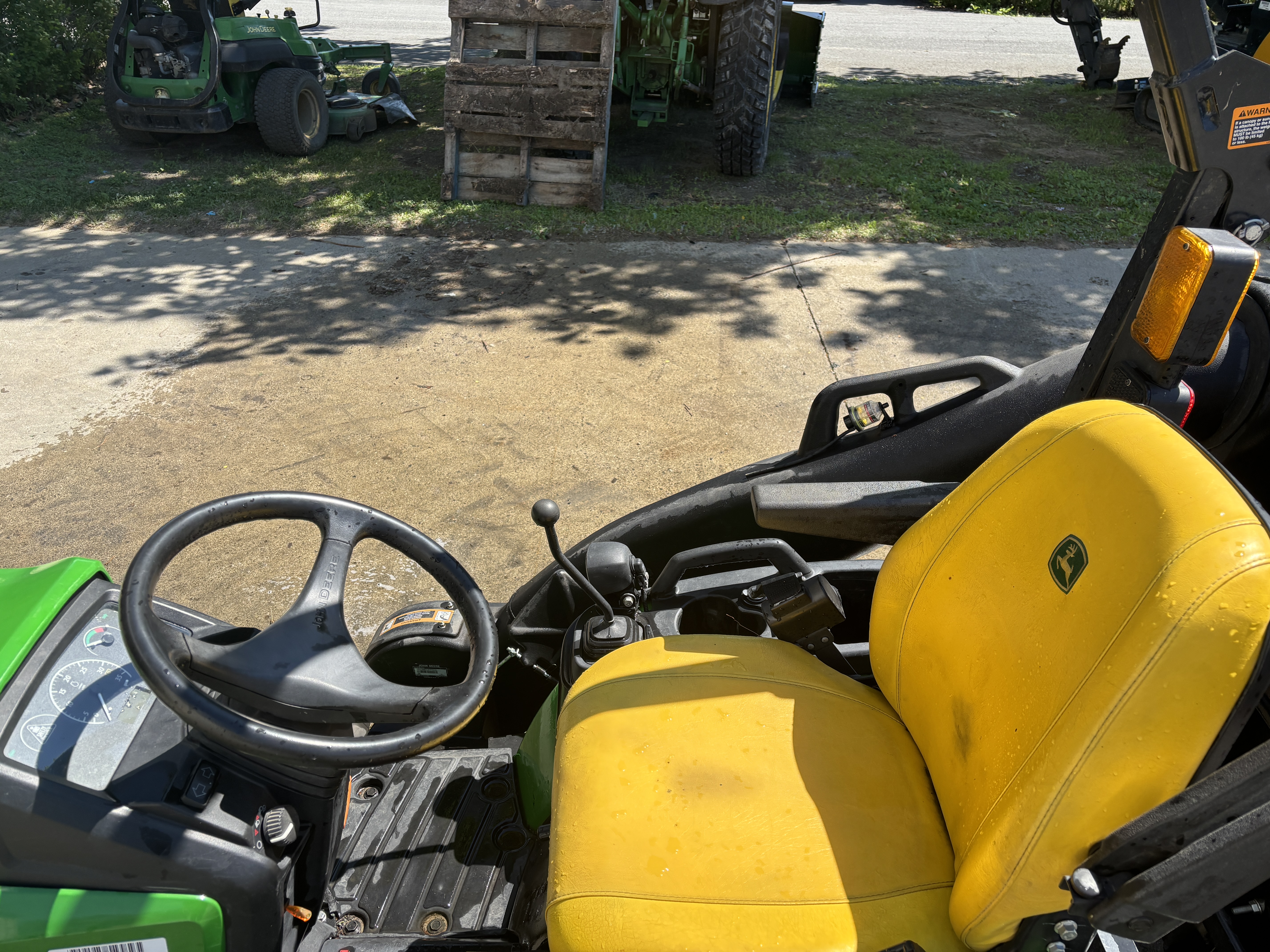John Deere 1025R