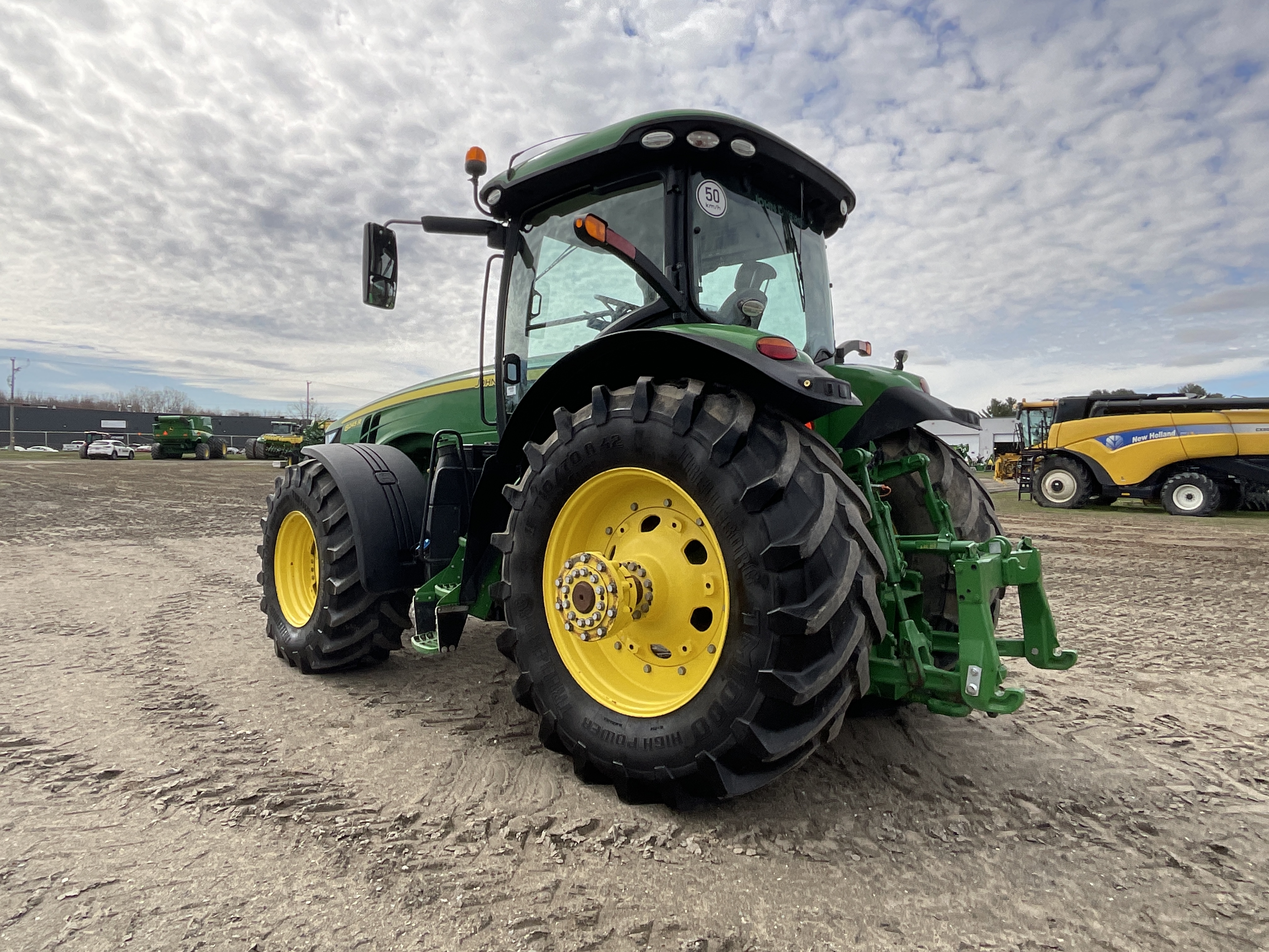 John Deere 8245R 