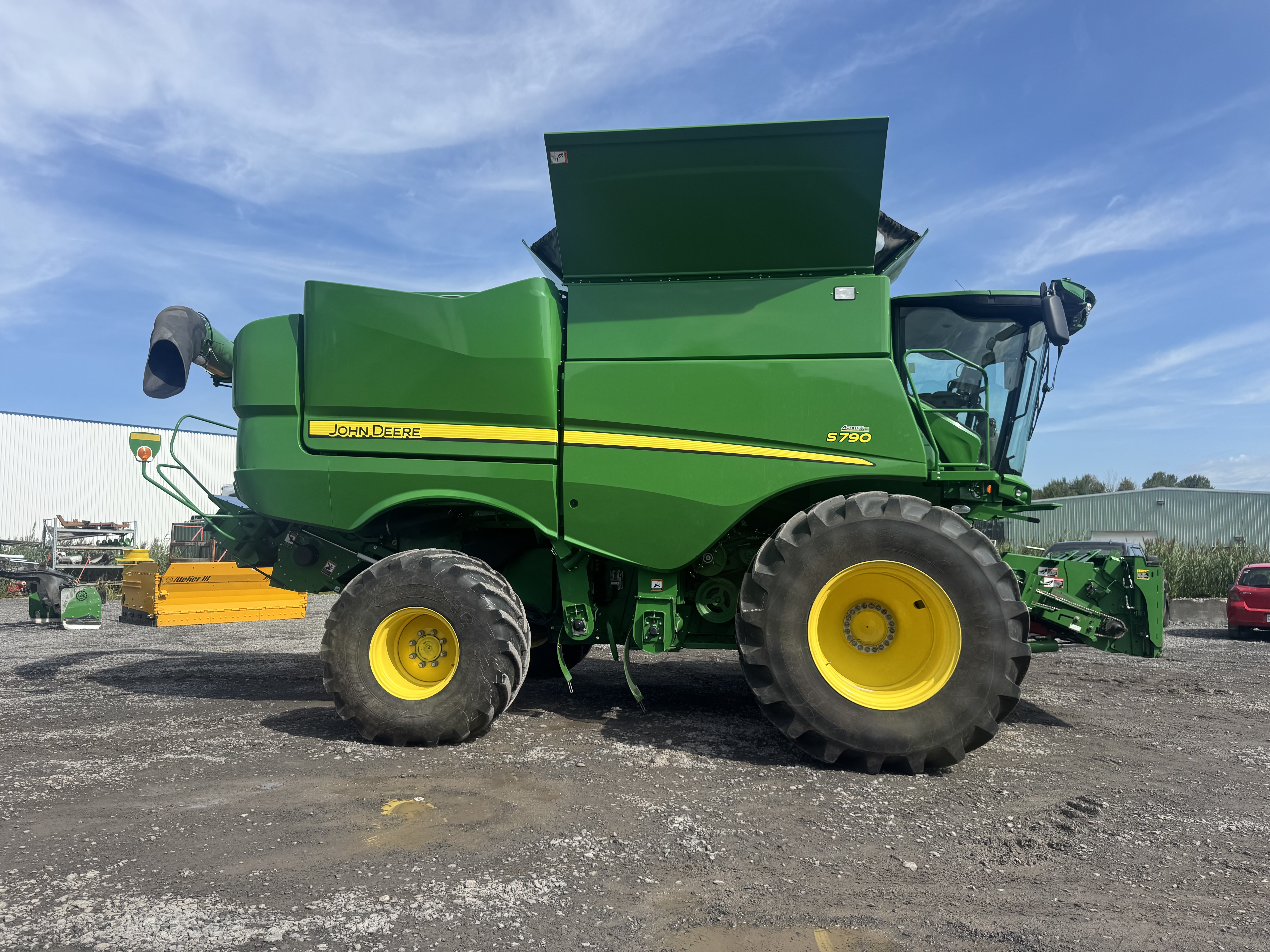 John Deere S790