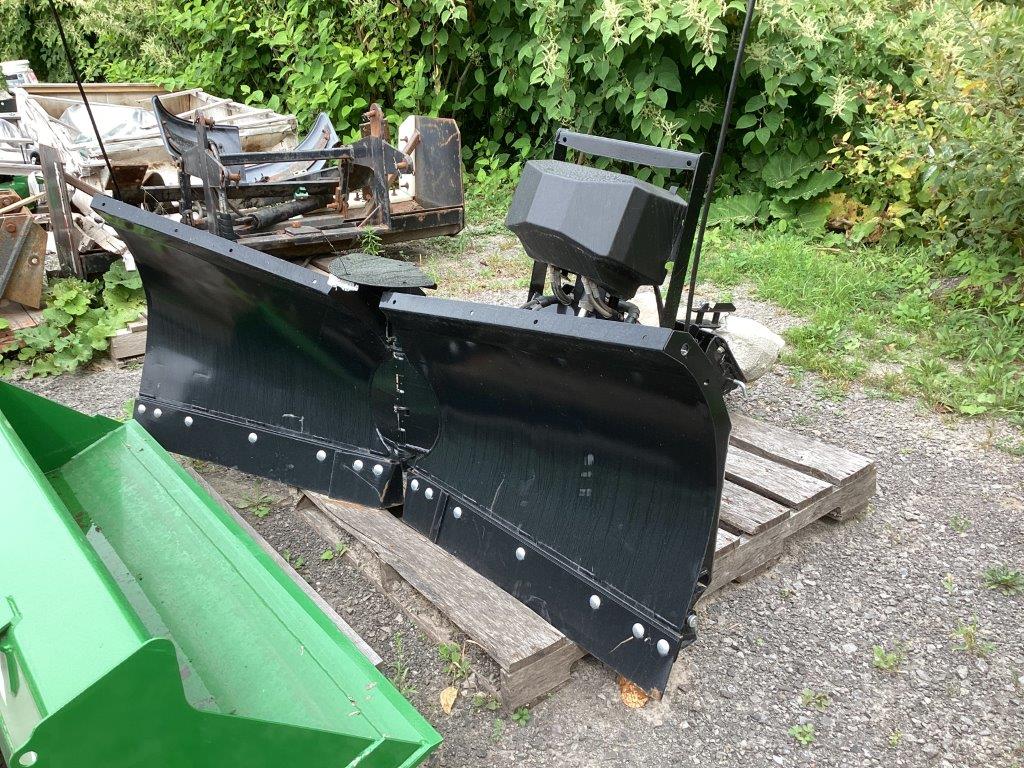 John Deere gratte 72po en V pour Gator