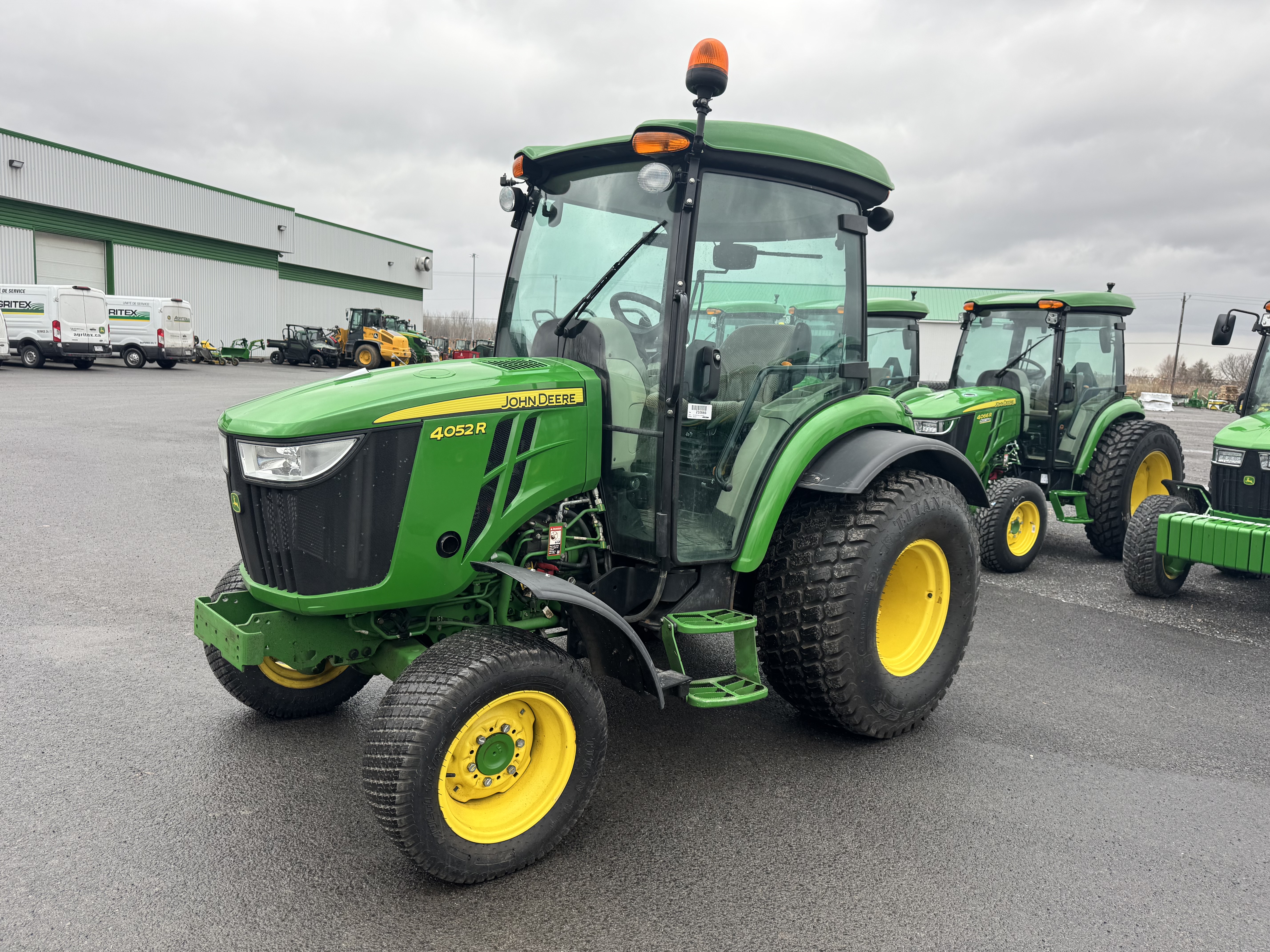 John Deere 4052R TURF    