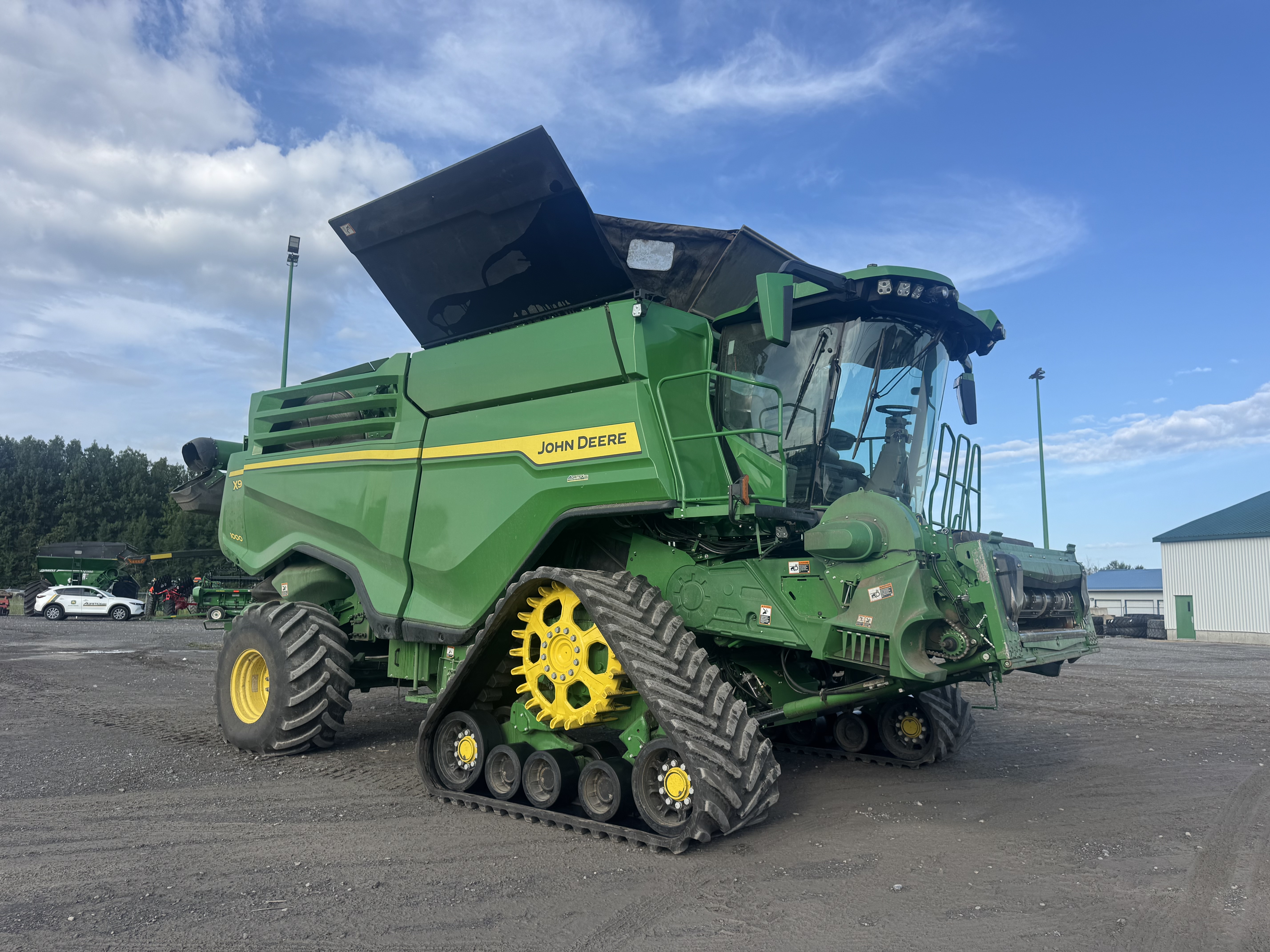 John Deere X9 1000 Track